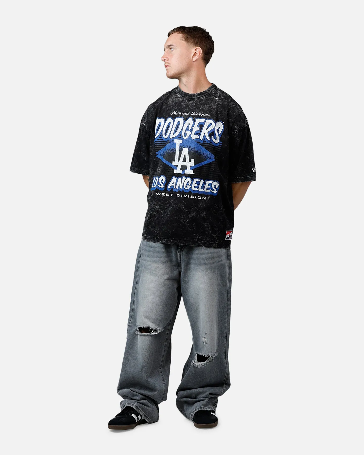 New Era Los Angeles Dodgers Boxy Essentials T-Shirt Washed Black sold by Culture Kings product image thumbnail 3
