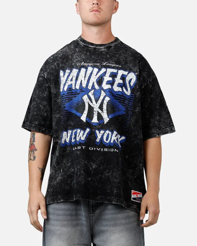 New Era New York Yankees Boxy Essentials T-Shirt Washed Black sold by Culture Kings
