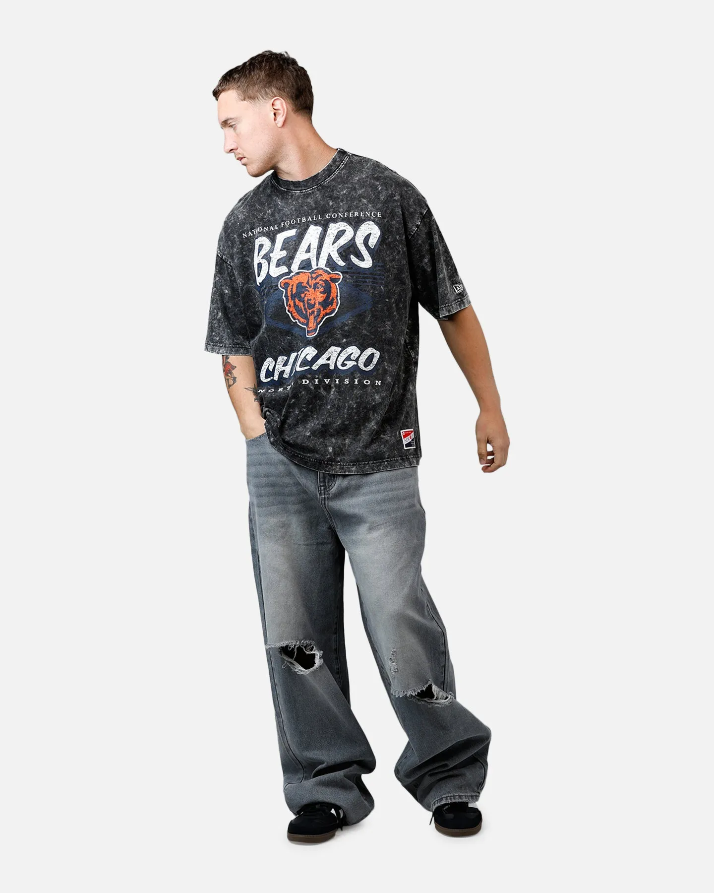 New Era Chicago Bears Boxy Essentials T-Shirt Washed Black sold by Culture Kings product image thumbnail 3
