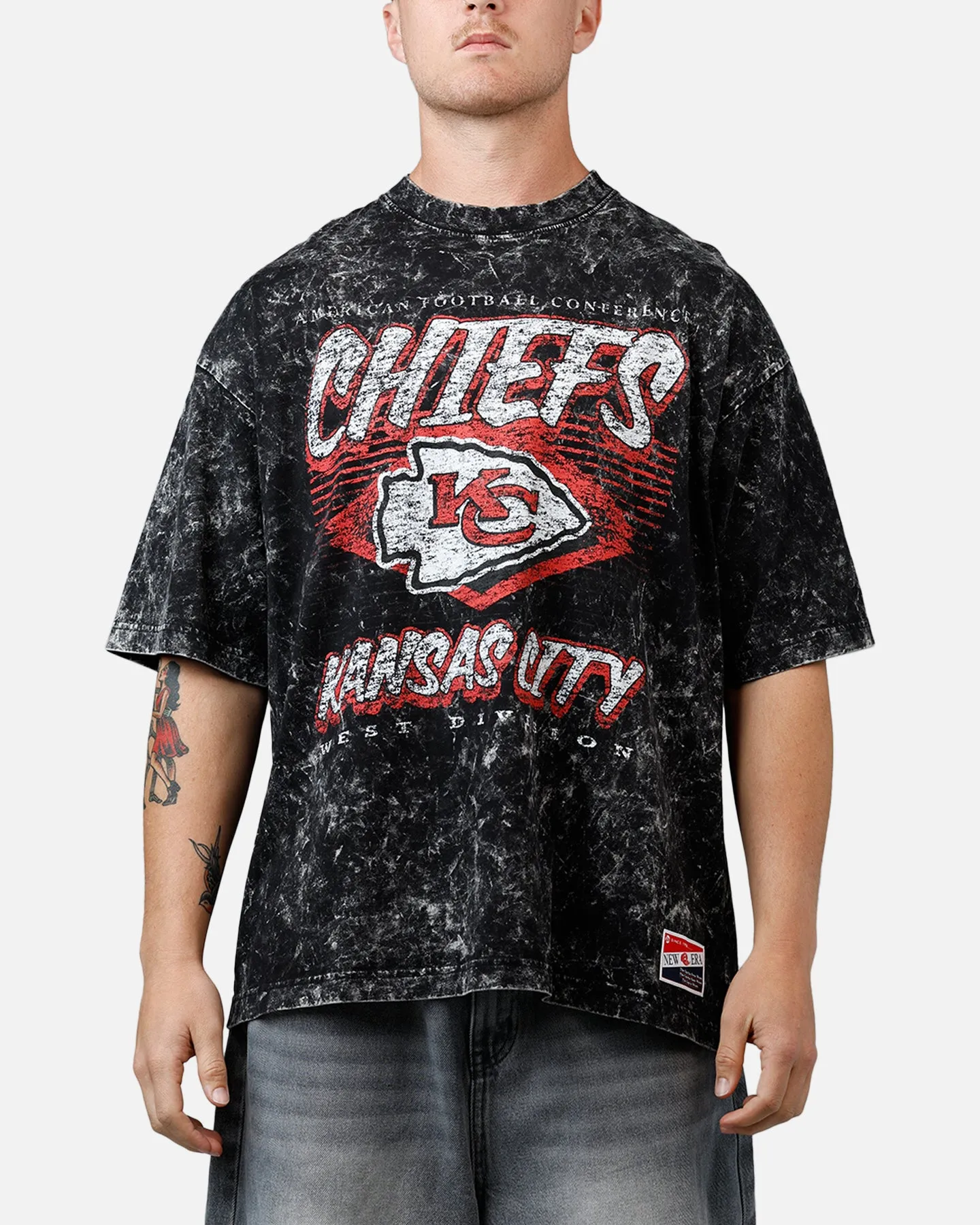 New Era Kansas City Chiefs Boxy Essentials T-Shirt Washed Black sold by Culture Kings