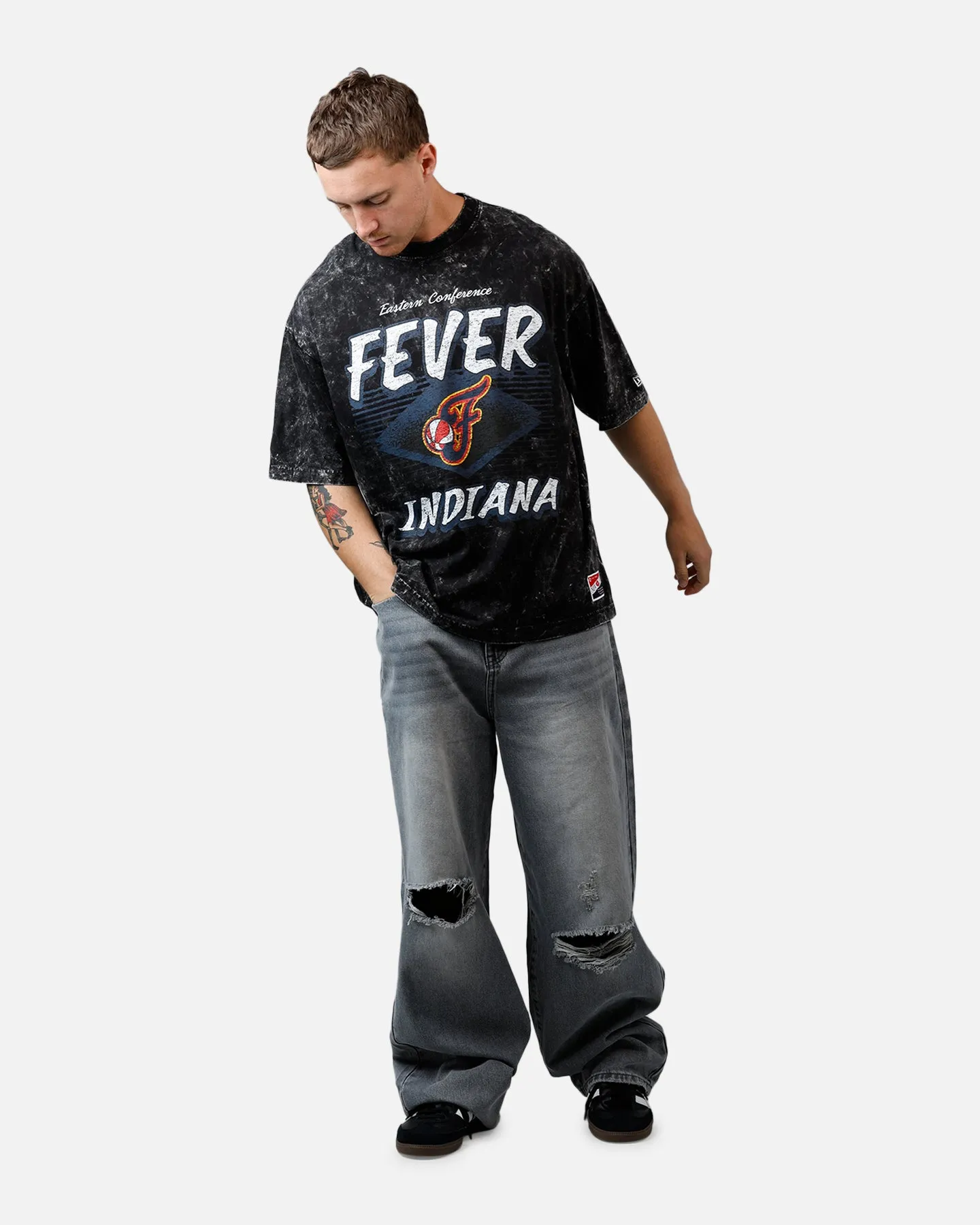 New Era Indiana Fever Boxy Essentials T-Shirt Washed Black sold by Culture Kings product image thumbnail 3