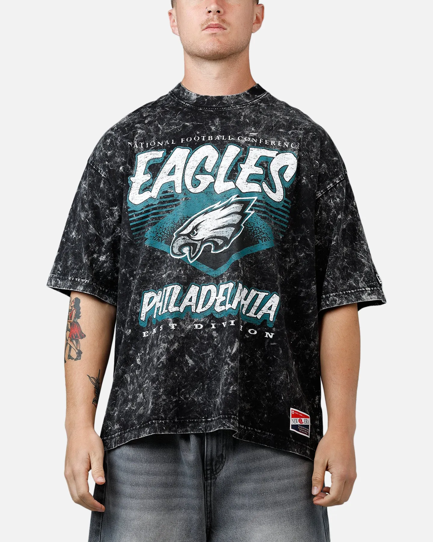 New Era Philadelphia Eagles Boxy Essentials T-Shirt Washed Black sold by Culture Kings