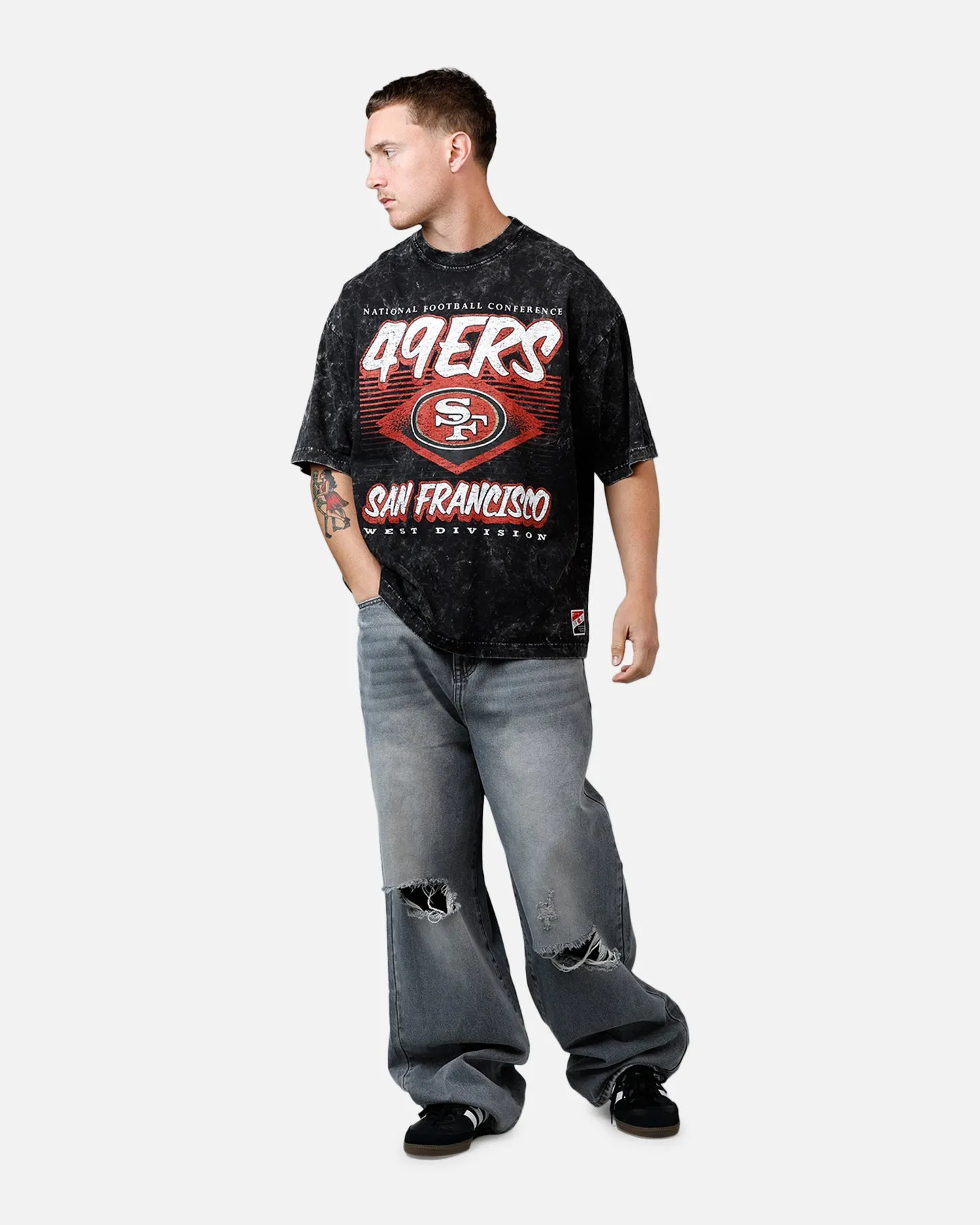 New Era San Francisco 49ers Boxy Essentials T-Shirt Washed Black sold by Culture Kings product image thumbnail 3