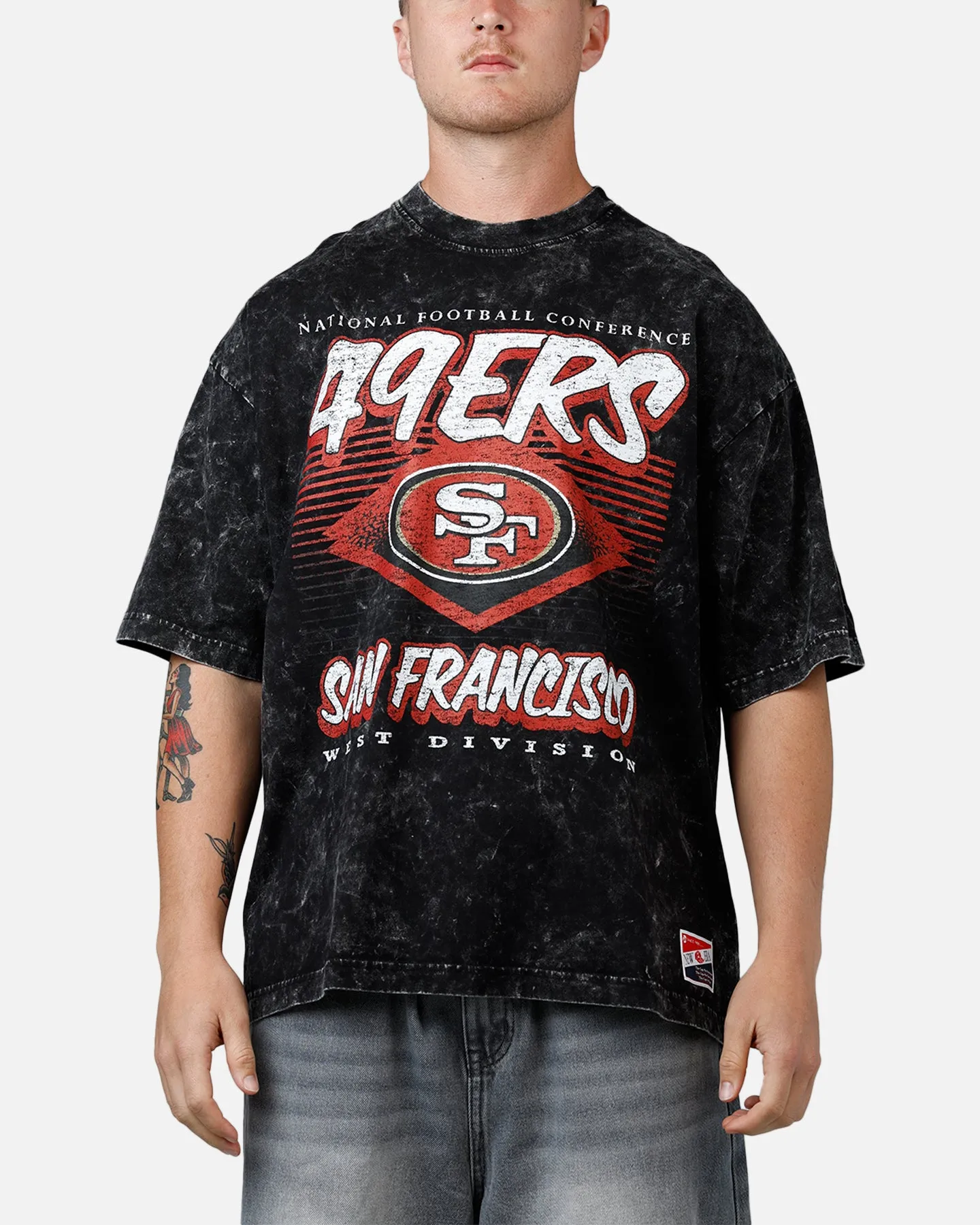 New Era San Francisco 49ers Boxy Essentials T-Shirt Washed Black sold by Culture Kings