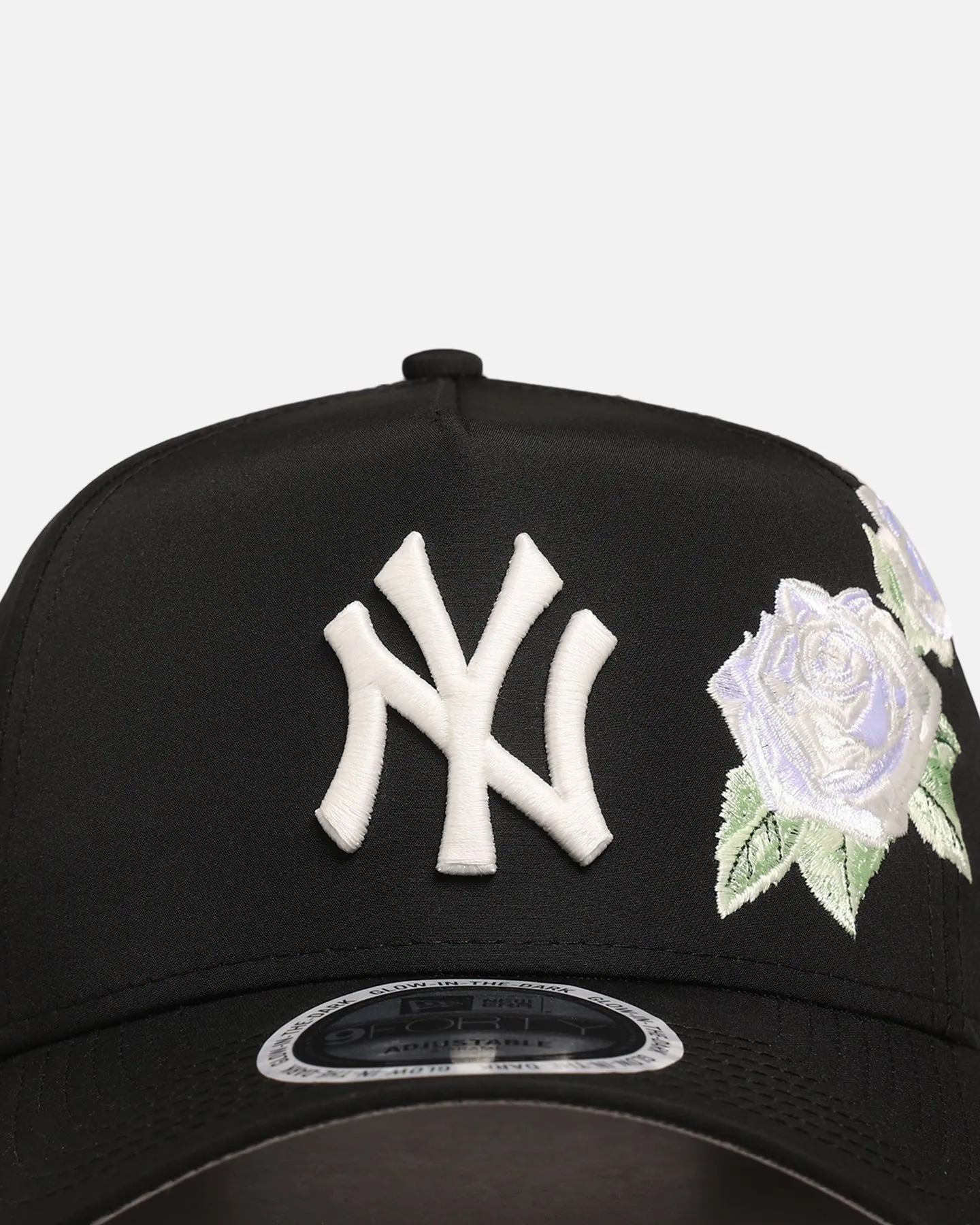 New Era New York Yankees 'Glow Rose' 9FORTY A-Frame Snapback Black sold by Culture Kings product image thumbnail 5