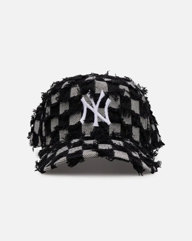 New Era New York Yankees 'Frayed Checkerboard' 9FORTY A-Frame Snapback Black/Grey sold by Culture Kings