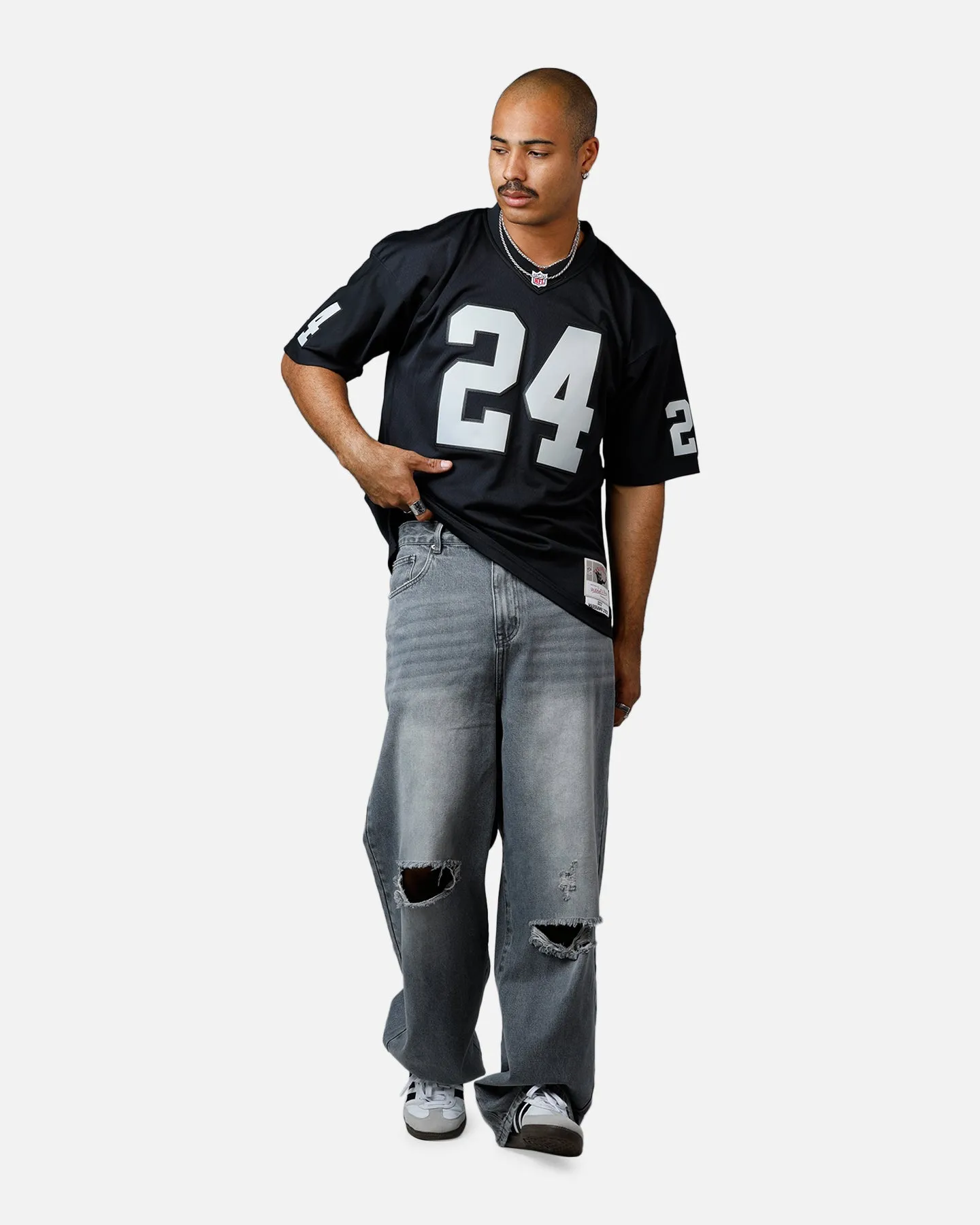 Mitchell & Ness Oakland Raiders Marshawn Lynch #24 2017 Home Jersey Black sold by Culture Kings product image thumbnail 3