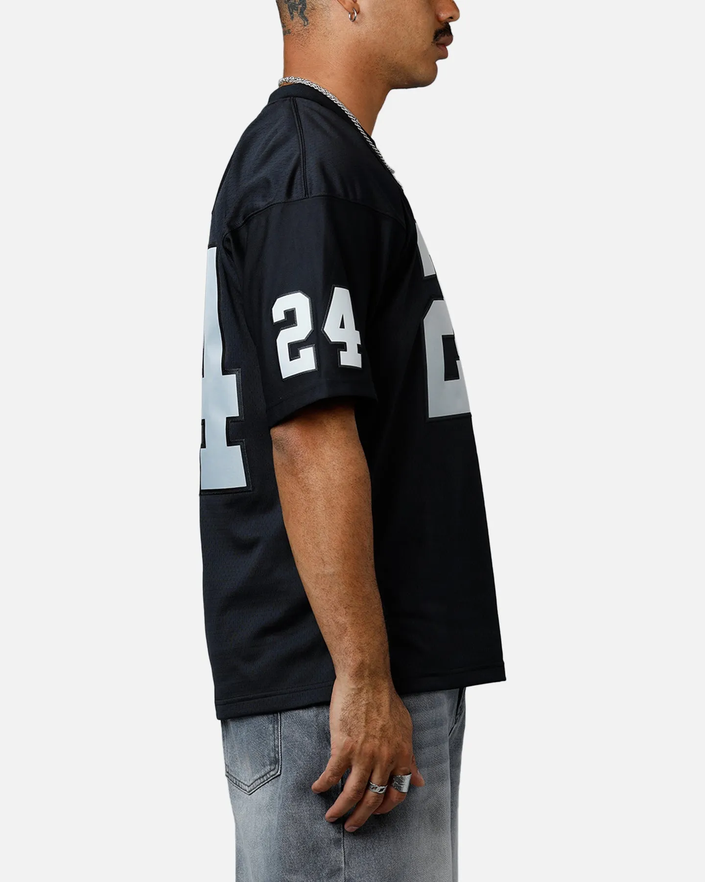Mitchell & Ness Oakland Raiders Marshawn Lynch #24 2017 Home Jersey Black sold by Culture Kings product image thumbnail 4