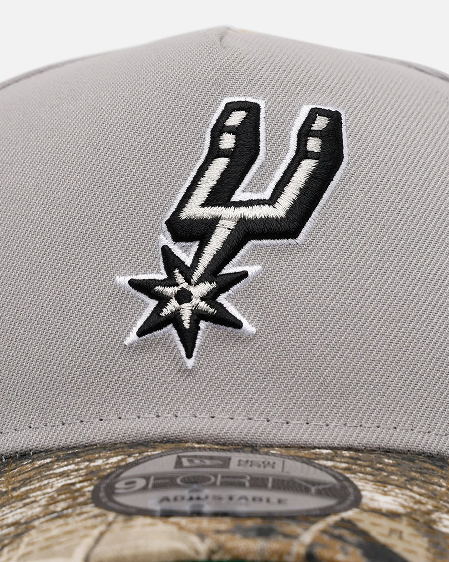 New Era San Antonio Spurs 'Realtree Visor' 9FORTY A-Frame Snapback Official Team Color sold by Culture Kings product image thumbnail 5