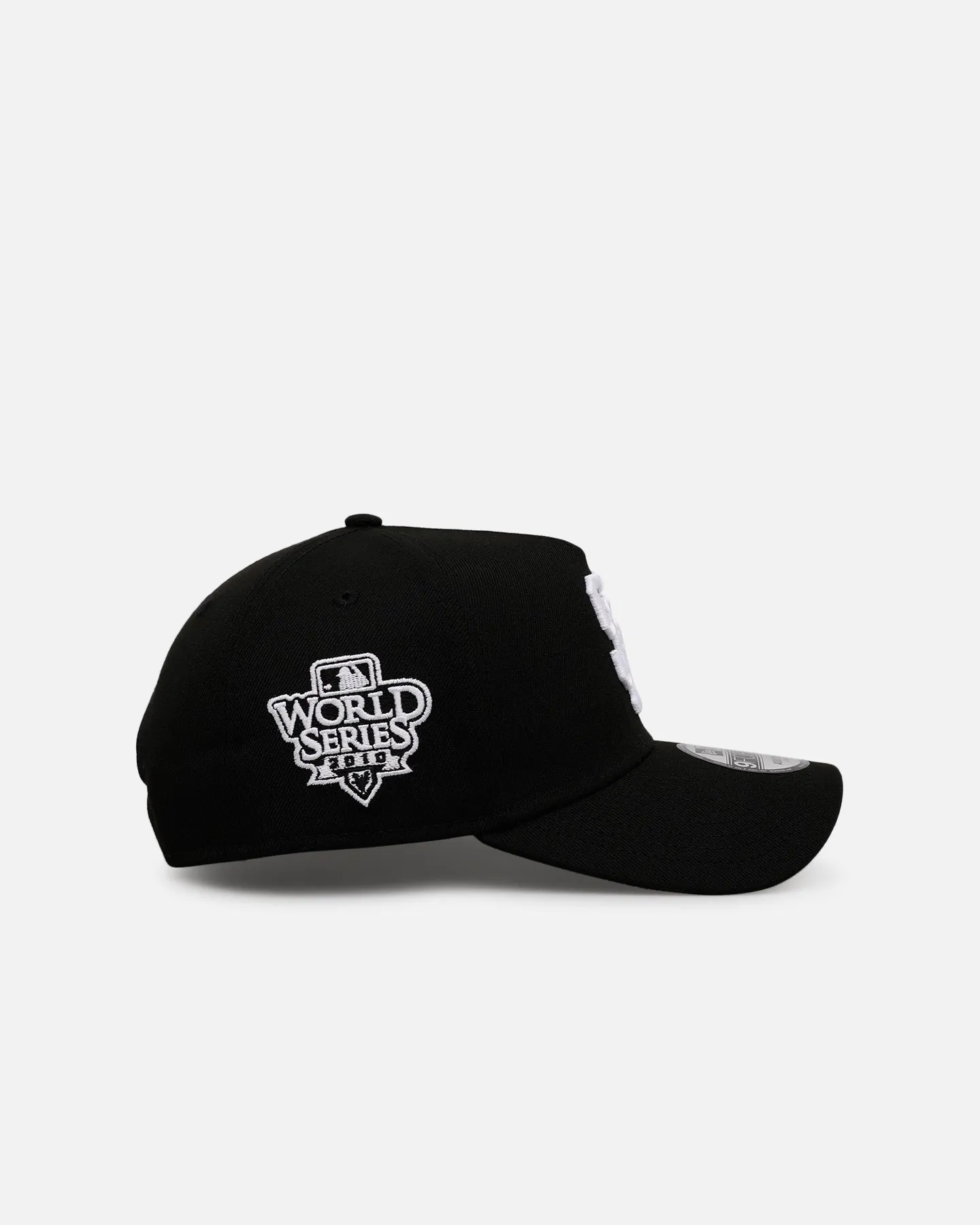 New Era San Francisco Giants 'Black And White' 9FORTY A-Frame Snapback Black/White sold by Culture Kings product image thumbnail 3