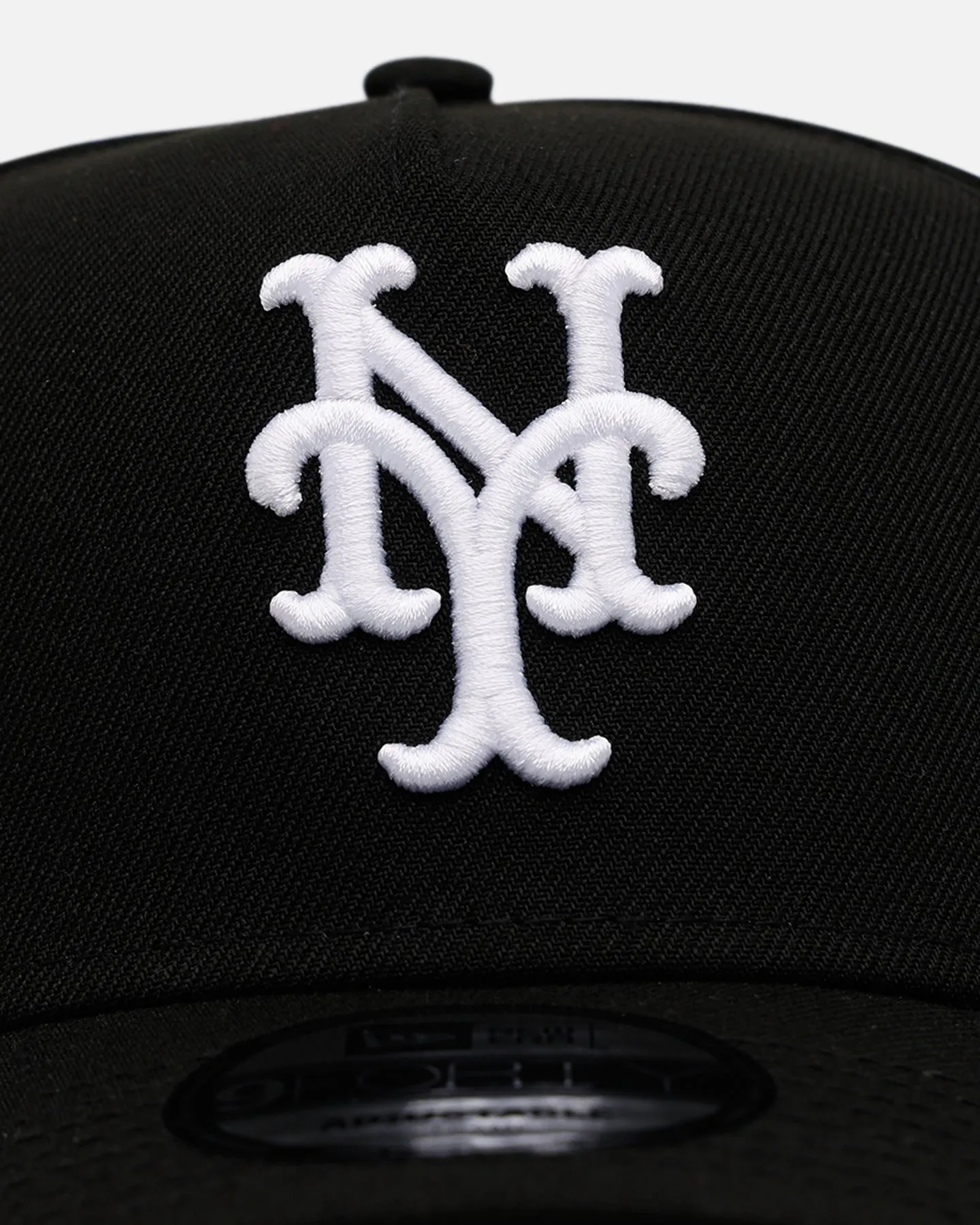 New Era New York Mets 'Black And White' 9FORTY A-Frame Snapback Black/White sold by Culture Kings product image thumbnail 5