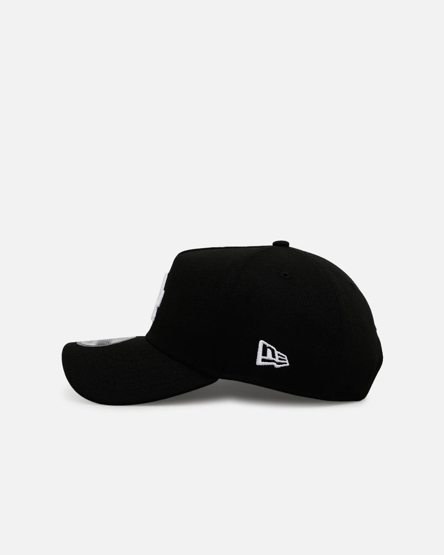 New Era Los Angeles Dodgers 'Black And White' 9FORTY A-Frame Snapback Black/White sold by Culture Kings product image thumbnail 4