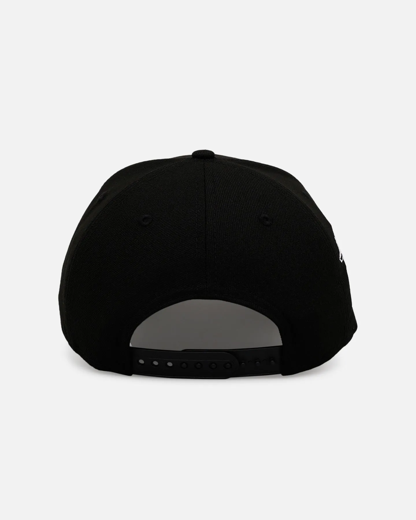 New Era Atlanta Braves 'Black And White' 9FORTY A-Frame Snapback Black/White sold by Culture Kings product image thumbnail 2