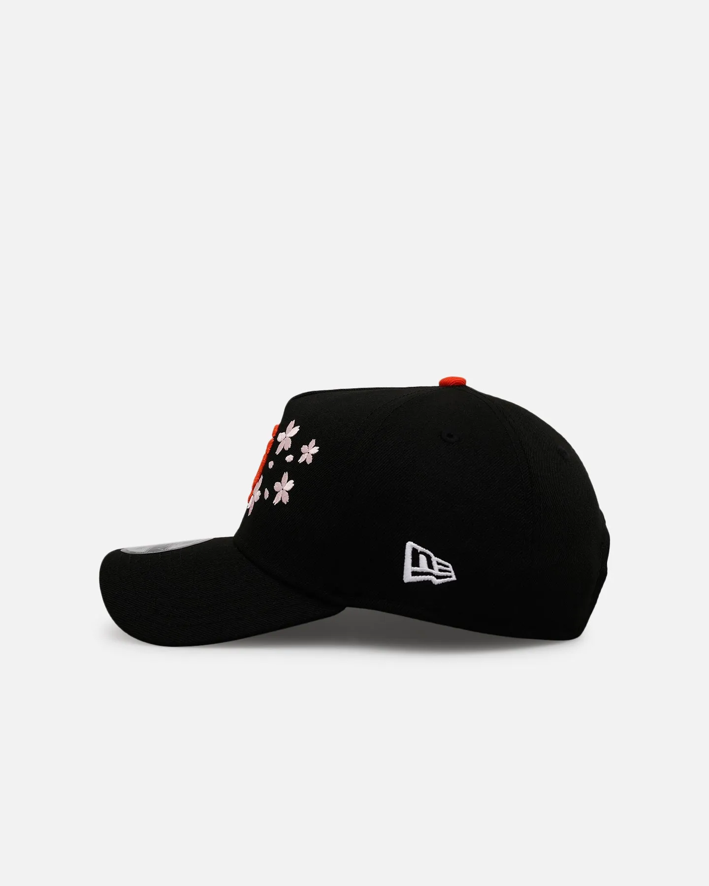 New Era San Francisco Giants 'Cherry Blossoms' 9FORTY A-Frame Snapback Official Team Color sold by Culture Kings product image thumbnail 4