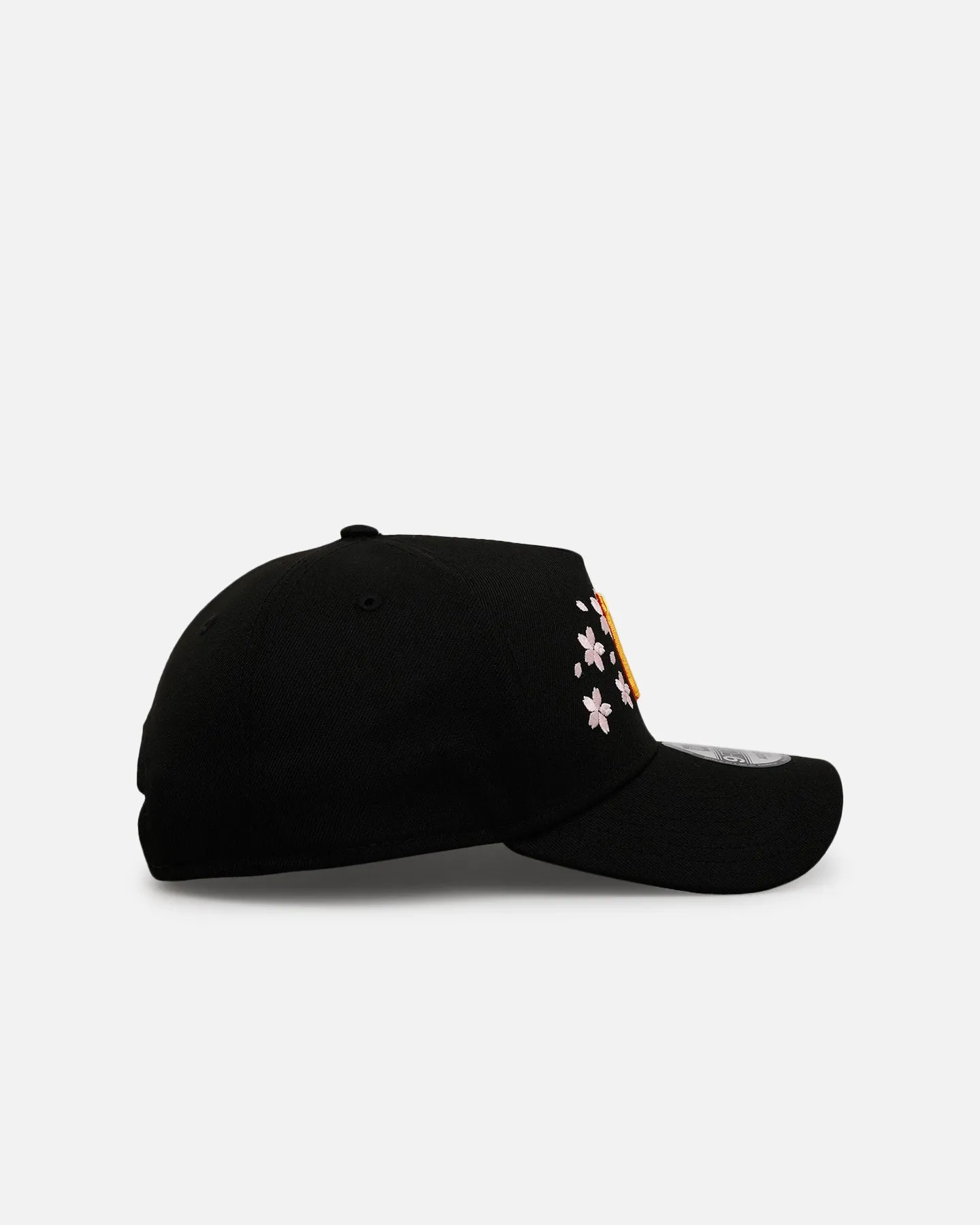 New Era Pittsburgh Pirates 'Cherry Blossoms' 9FORTY A-Frame Snapback Official Team Color sold by Culture Kings product image thumbnail 3