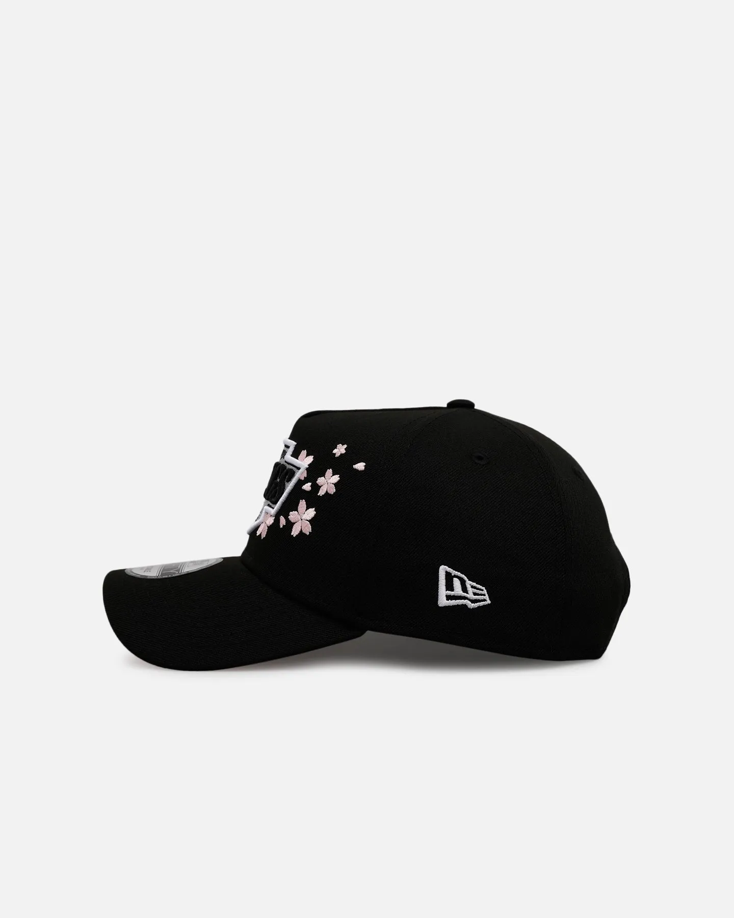 New Era Los Angeles Kings 'Cherry Blossoms' 9FORTY A-Frame Snapback Official Team Color sold by Culture Kings product image thumbnail 4