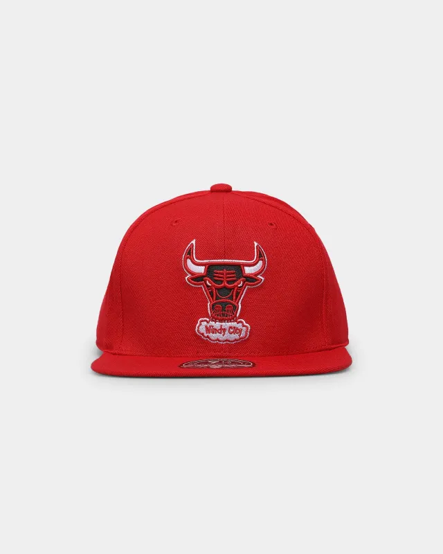 Mitchell & Ness Chicago Bulls 'Team Ground 2.0 Hardwood Classics' Fitted Red sold by Culture Kings