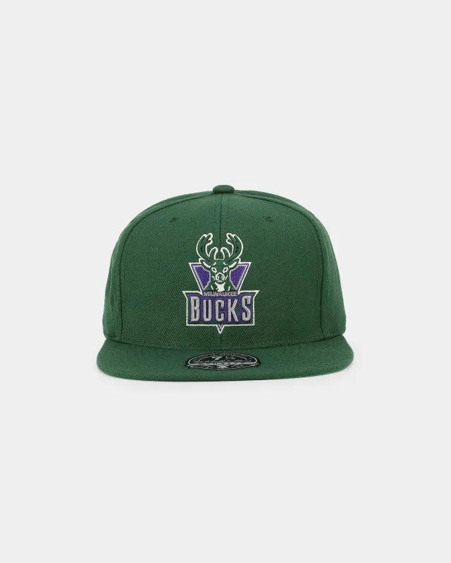 Mitchell & Ness Milwaukee Bucks 'Team Ground 2.0 Hardwood Classics' Fitted Green made by Mitchell & Ness