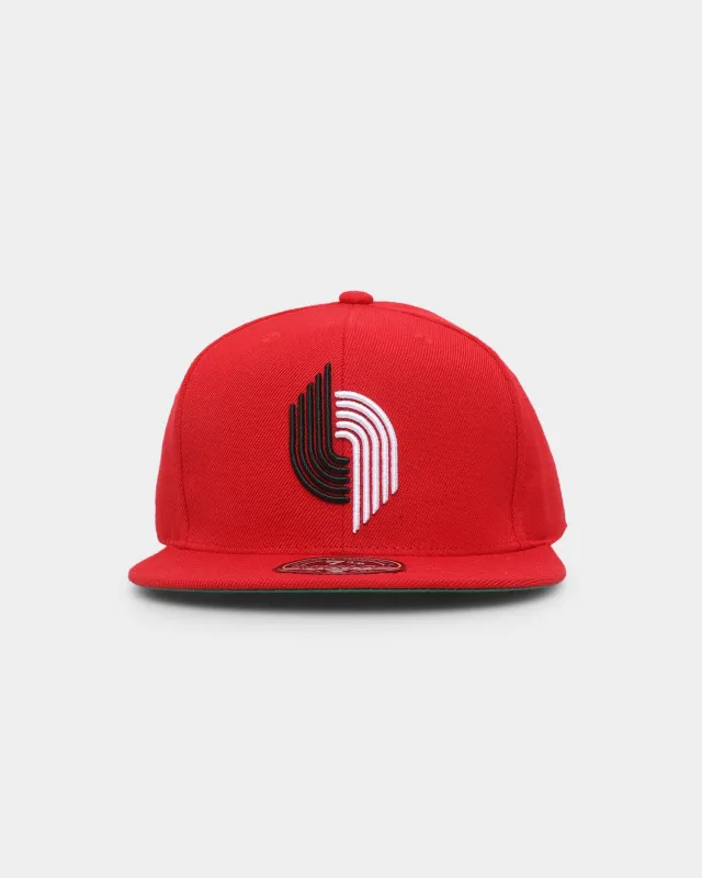 Mitchell & Ness Portland Trail Blazers Team Ground 2.0 Fitted Red made by Mitchell & Ness