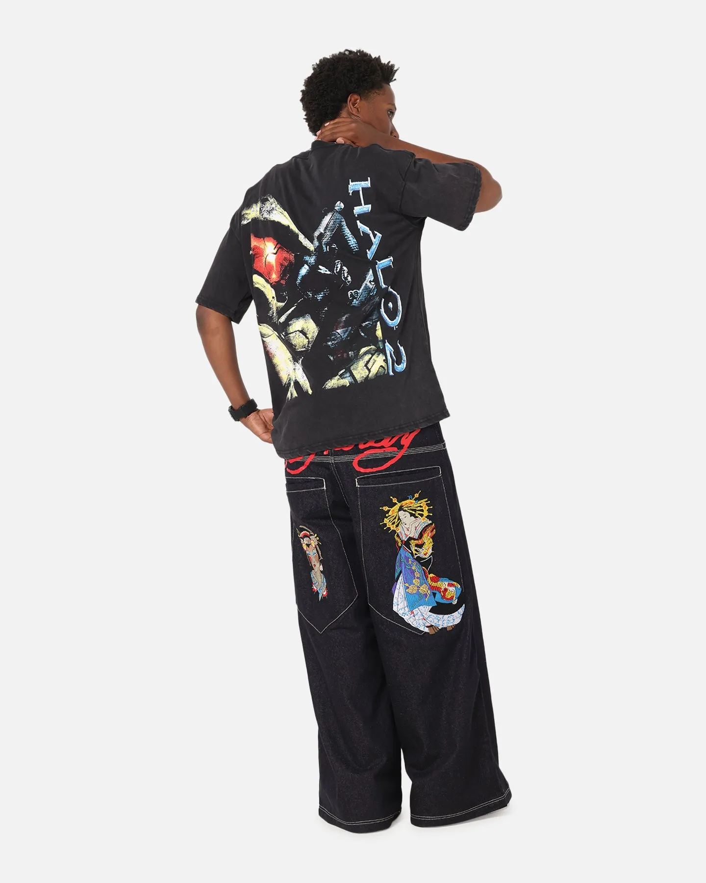 73Studio X Halo Halo 2 Masterchief Vintage T-Shirt Off Black sold by Culture Kings product image thumbnail 4