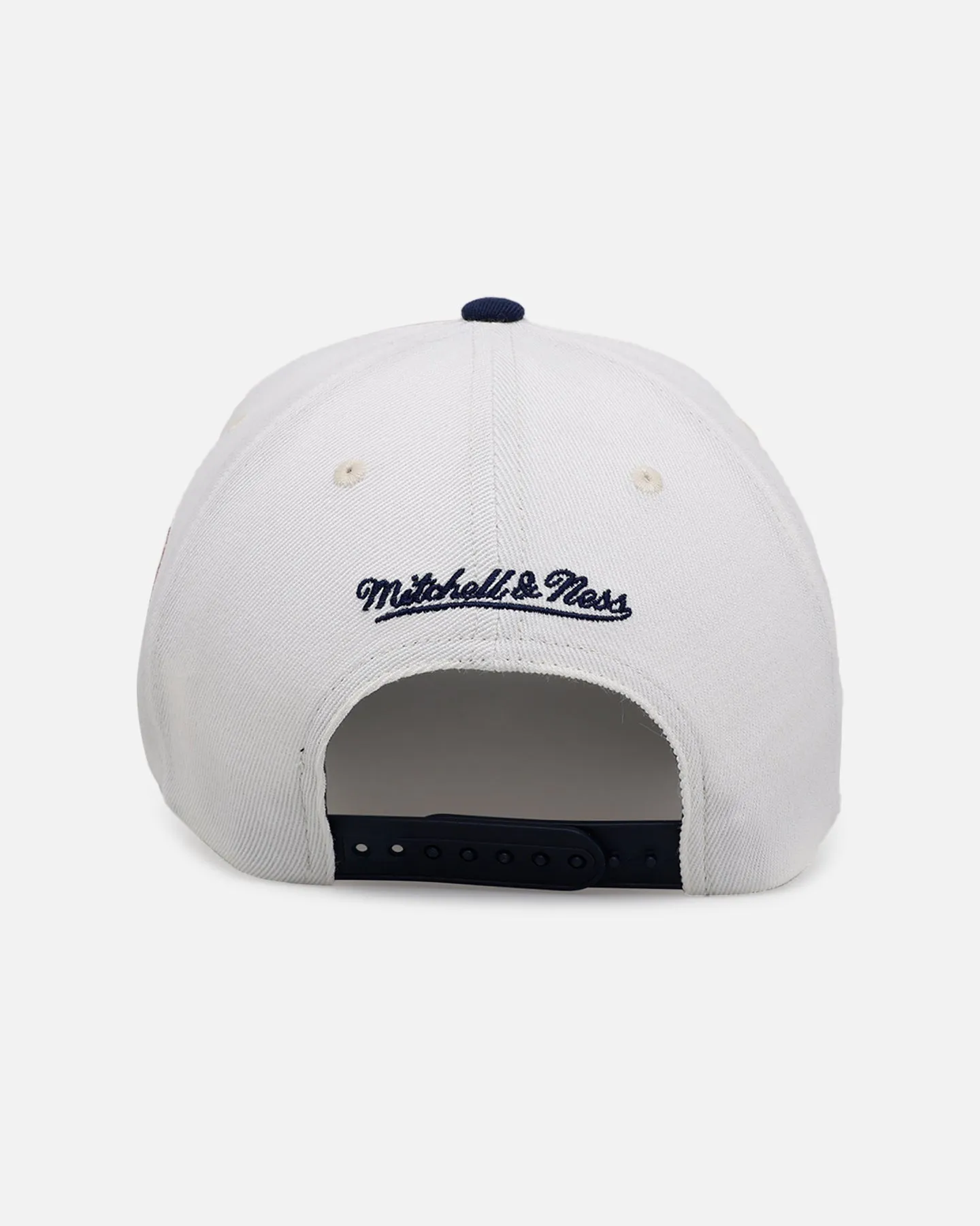 Mitchell & Ness New York Yankees 'Arch' MVP Snapback Cream sold by Culture Kings product image thumbnail 2