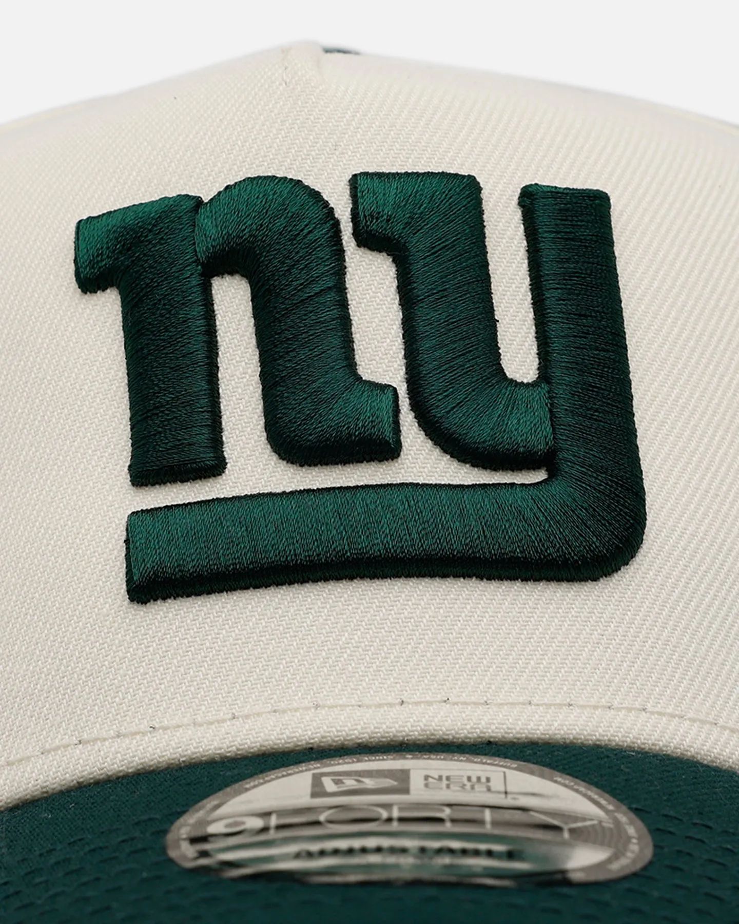 New Era New York Giants 'Evergreen 2.0' 9FORTY A-Frame Snapback Chrome/Dark Green sold by Culture Kings product image thumbnail 5
