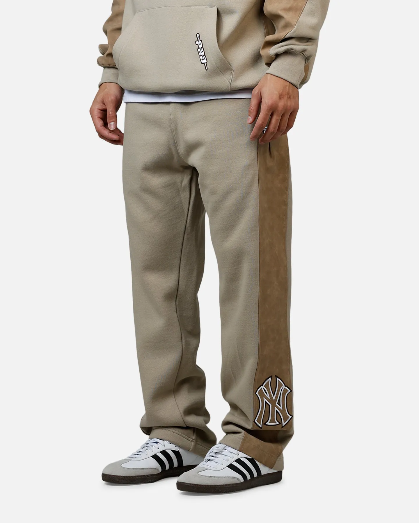 Pro Standard New York Yankees Panel Sweatpants Tan sold by Culture Kings product image thumbnail 4