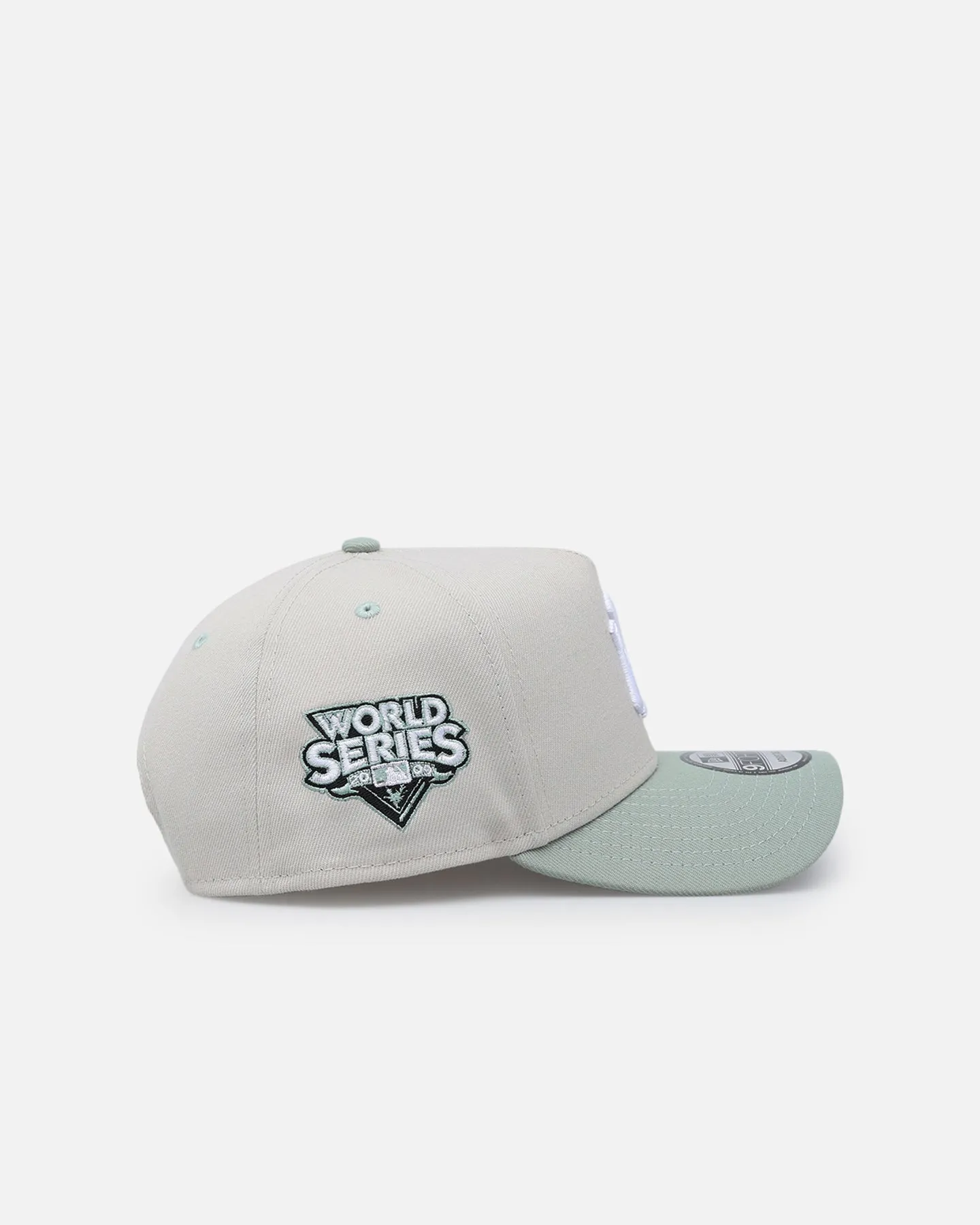 New Era New York Yankees 'Sea Glass' 9FORTY A-Frame Snapback Stone/Green sold by Culture Kings product image thumbnail 3