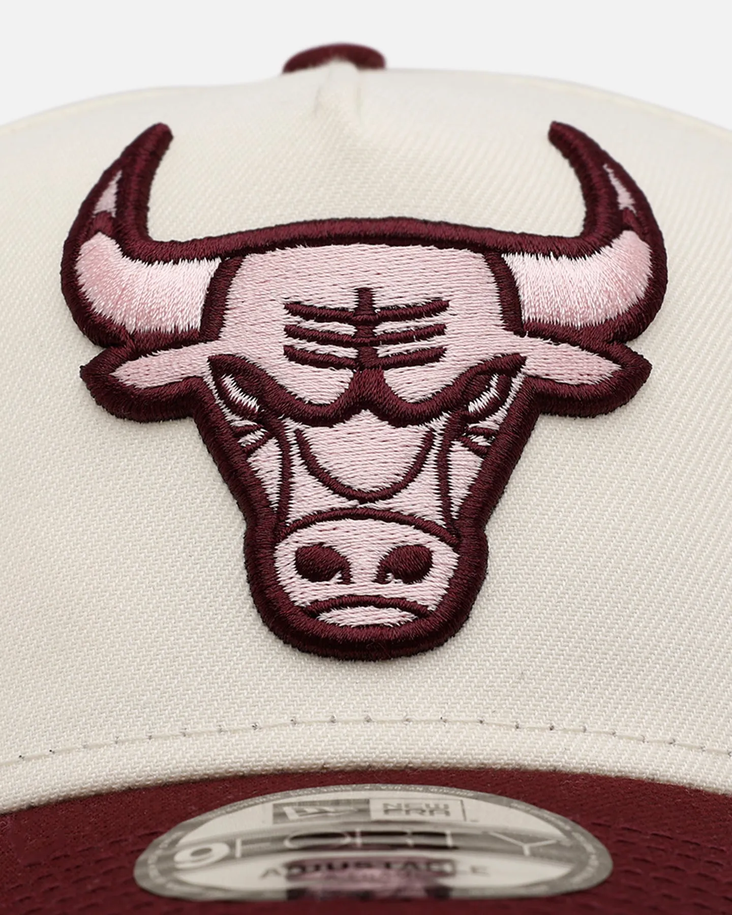 New Era Chicago Bulls 'Lover's Club 2.0' 9FORTY A-Frame Snapback Chrome sold by Culture Kings product image thumbnail 5