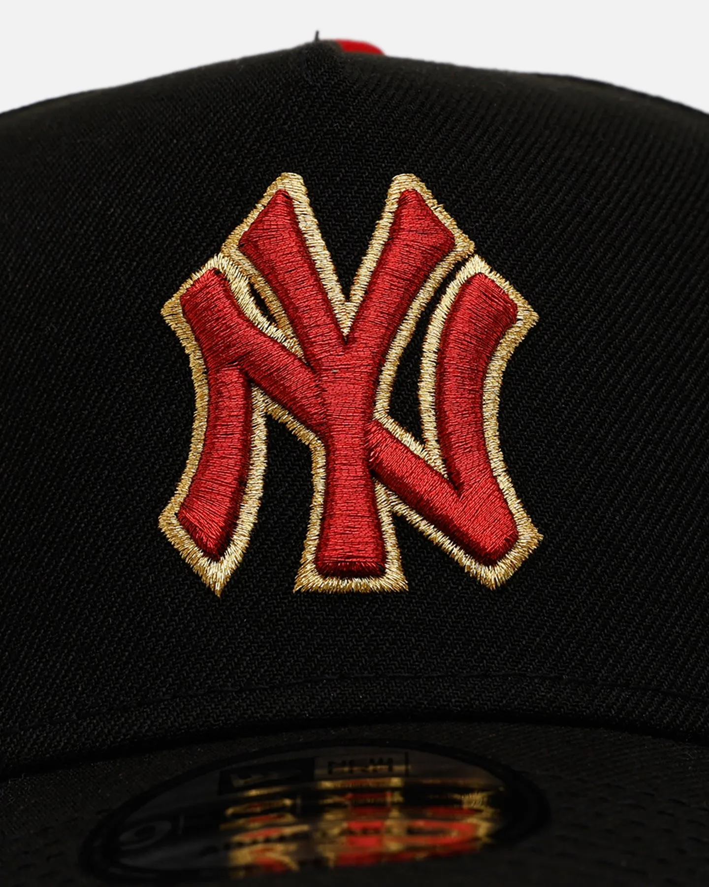 New Era New York Yankees 'Longevity' 9FORTY A-Frame Snapback Black/Red sold by Culture Kings product image thumbnail 5