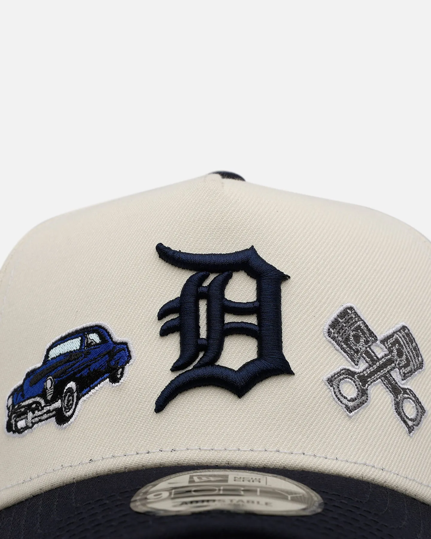New Era Detroit Tigers 'Chrome City Icons' 9FORTY A-Frame Snapback Chrome/Official Team Color sold by Culture Kings product image thumbnail 5