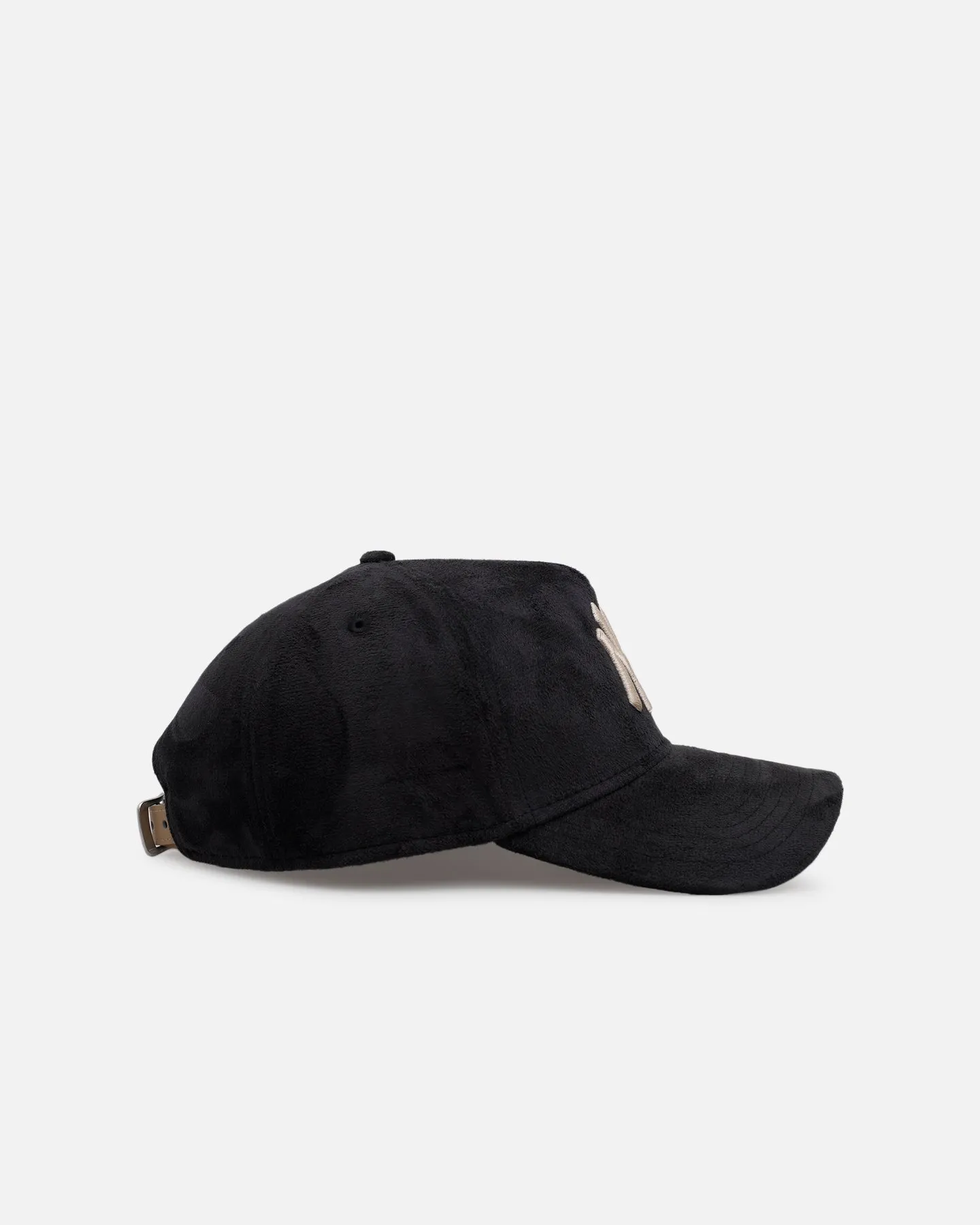 New Era New York Yankees 'Suede' 9FORTY A-Frame Strapback Black/Tan sold by Culture Kings product image thumbnail 4