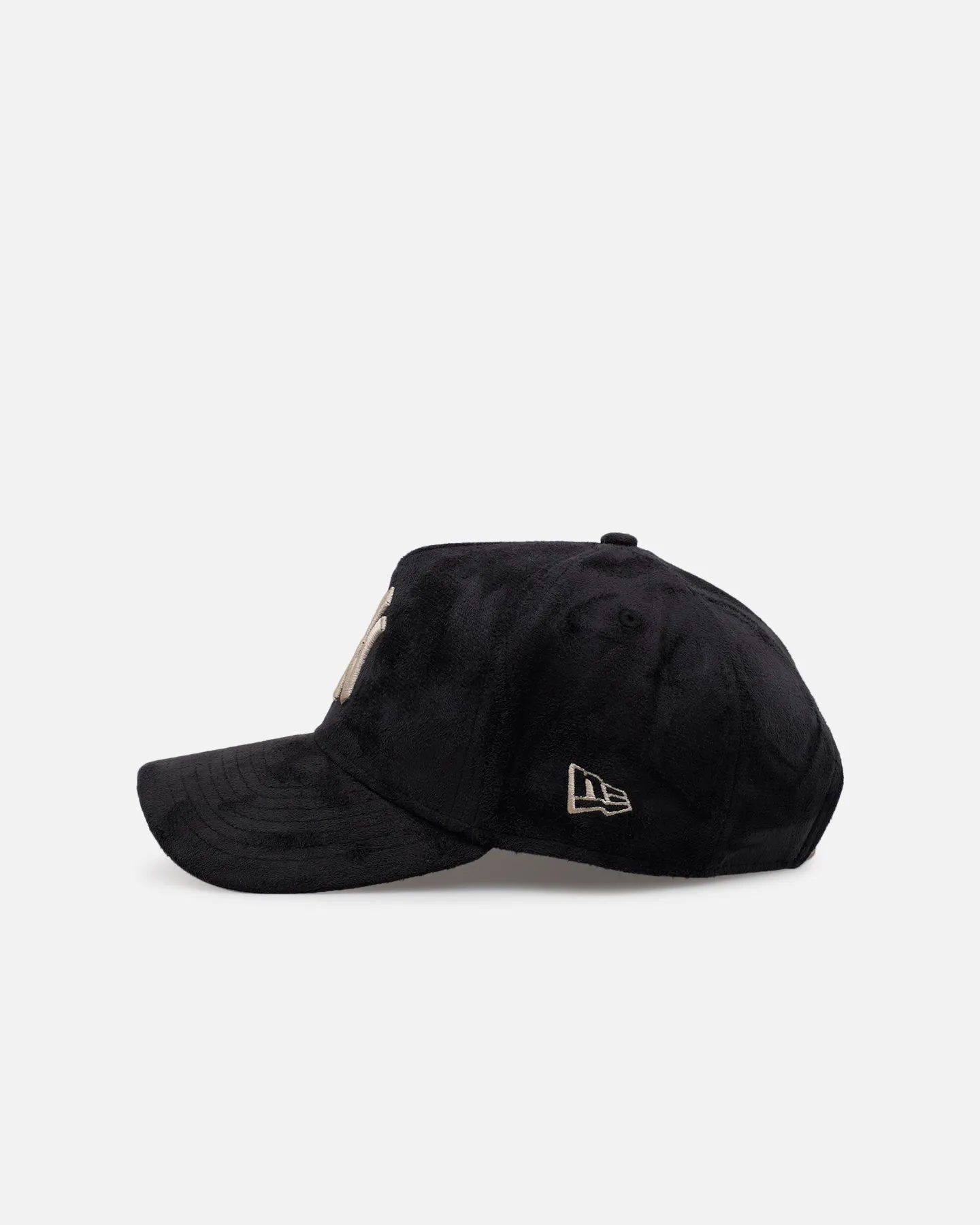 New Era New York Yankees 'Suede' 9FORTY A-Frame Strapback Black/Tan sold by Culture Kings product image thumbnail 5