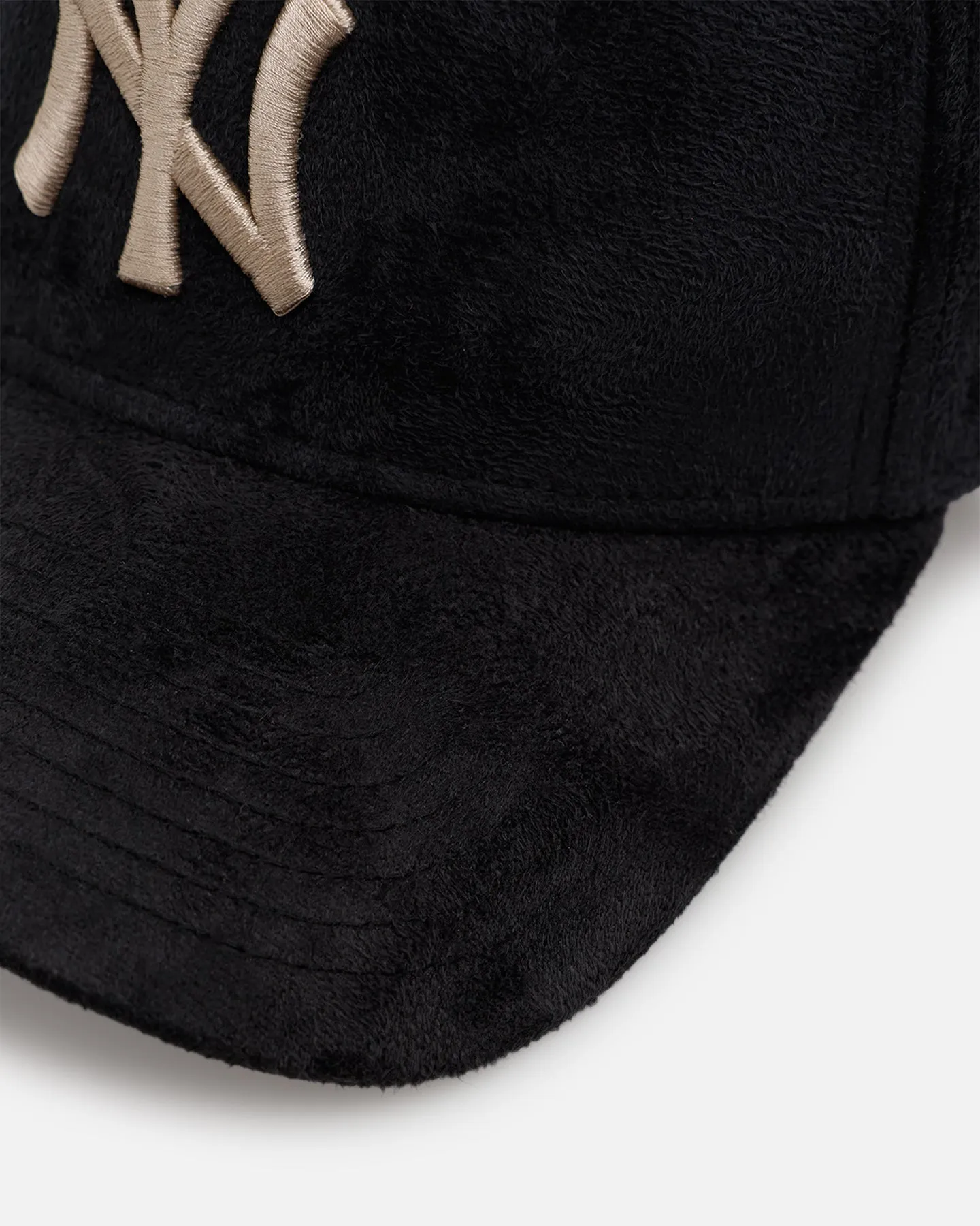 New Era New York Yankees 'Suede' 9FORTY A-Frame Strapback Black/Tan sold by Culture Kings product image thumbnail 2