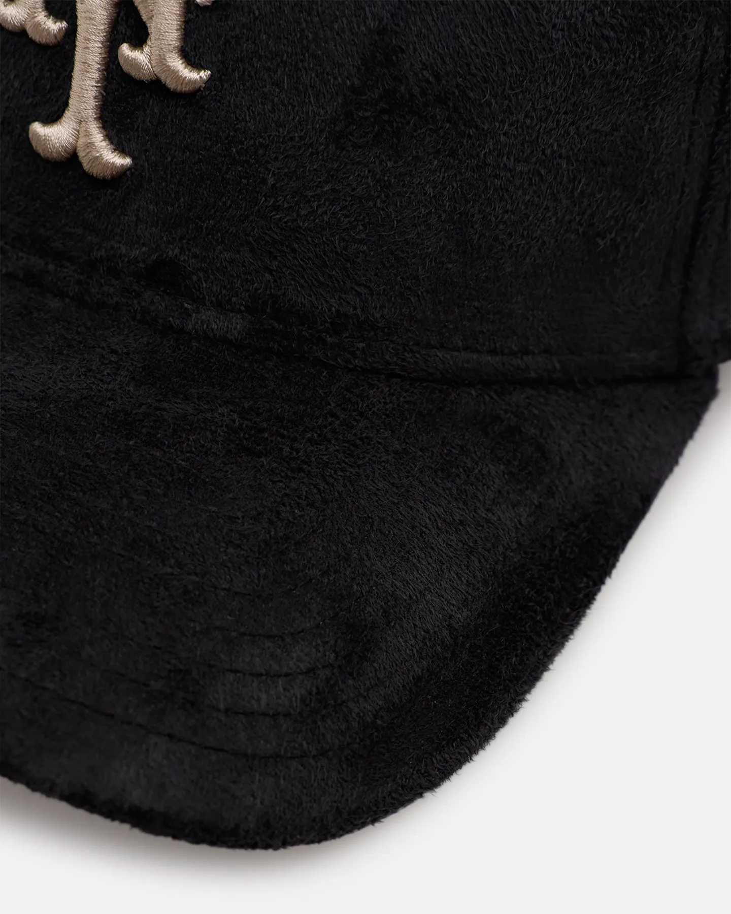 New Era New York Mets 'Suede' 9FORTY A-Frame Strapback Black/Tan sold by Culture Kings product image thumbnail 2