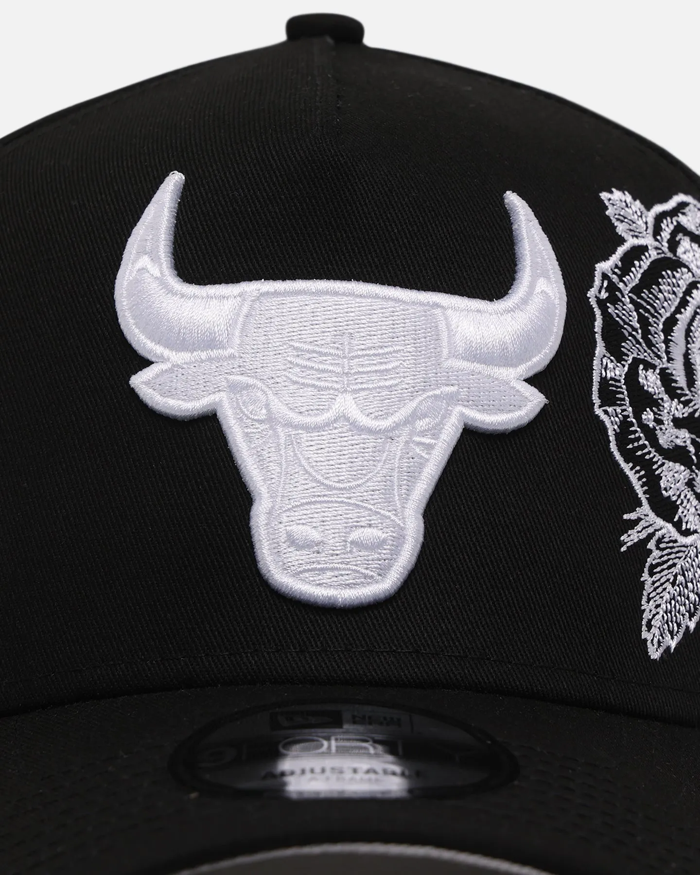 New Era Chicago Bulls 'Ornate Rose' 9FORTY A-Frame Snapback Black/White sold by Culture Kings product image thumbnail 5