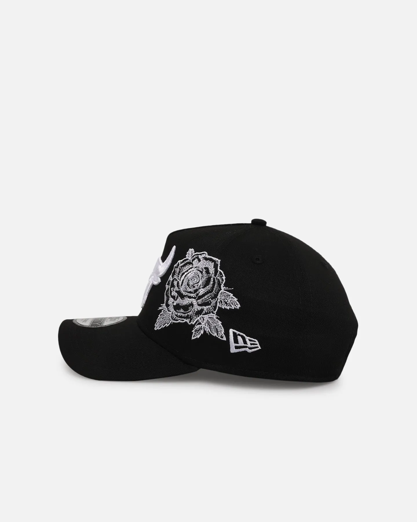 New Era Chicago Bulls 'Ornate Rose' 9FORTY A-Frame Snapback Black/White sold by Culture Kings product image thumbnail 4