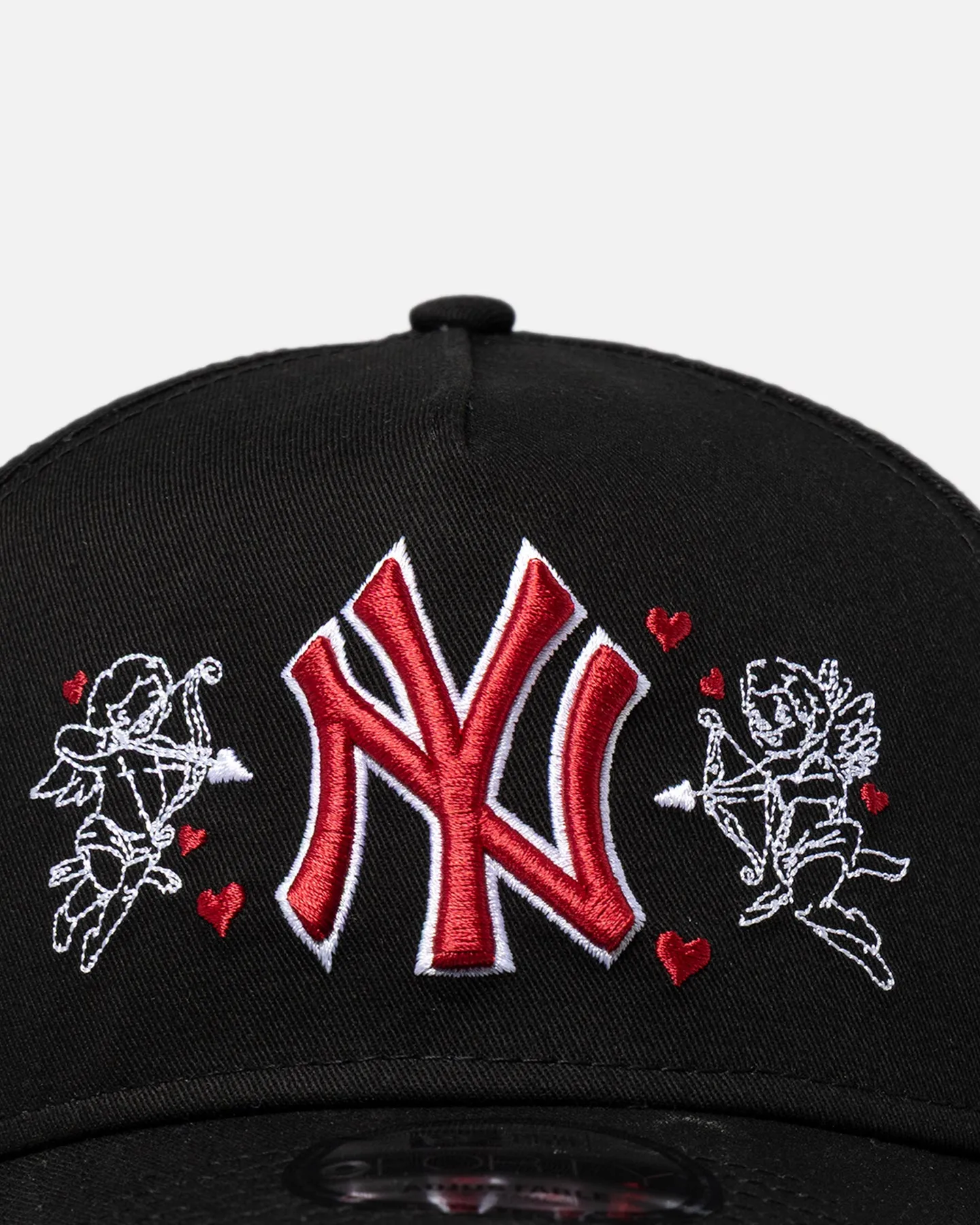 New Era New York Yankees 'Valentines Day' 9FORTY A-Frame Snapback Black sold by Culture Kings product image thumbnail 5