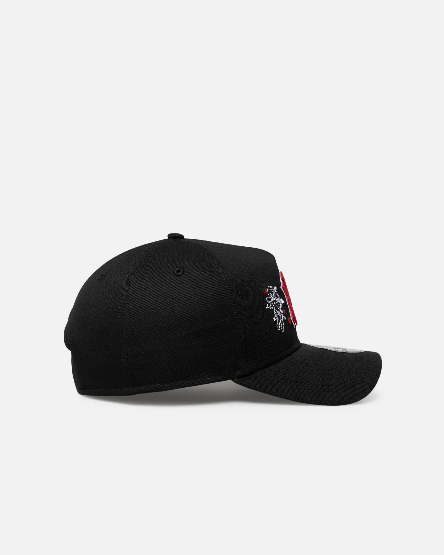 New Era New York Yankees 'Valentines Day' 9FORTY A-Frame Snapback Black sold by Culture Kings product image thumbnail 3