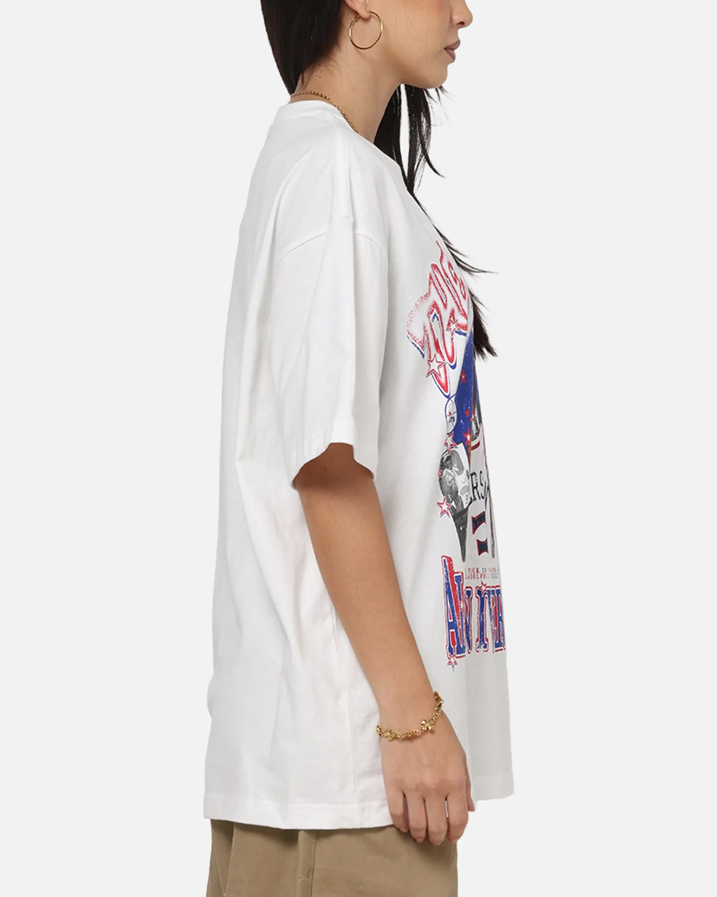 Mitchell & Ness Allen Iverson Star Burster T-Shirt Vintage White sold by Culture Kings product image thumbnail 4