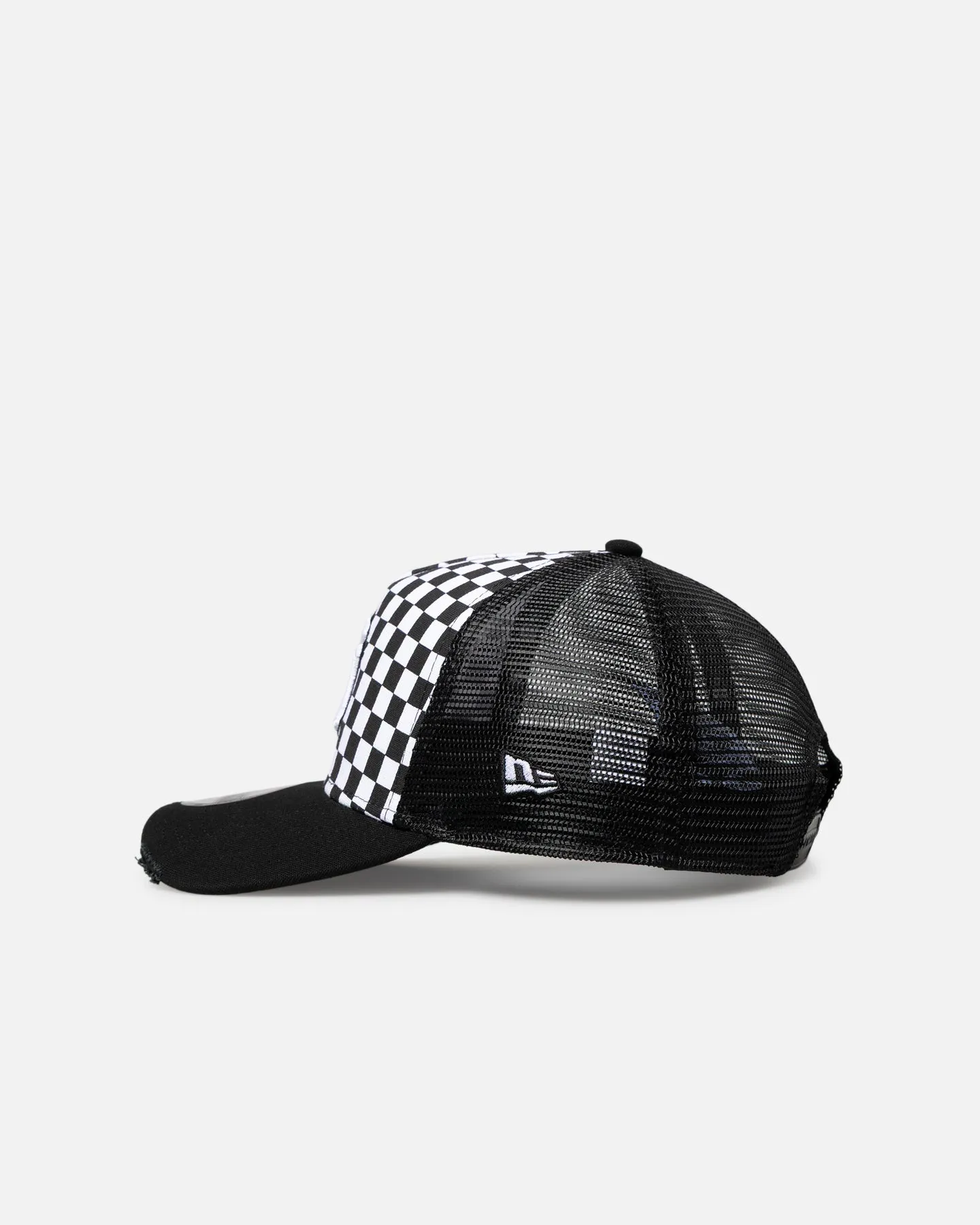 New Era New York Yankees 'Checker Trucker' 9FORTY A-Frame Trucker Snapback White sold by Culture Kings product image thumbnail 4