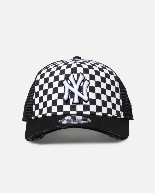 New Era New York Yankees 'Checker Trucker' 9FORTY A-Frame Trucker Snapback White sold by Culture Kings