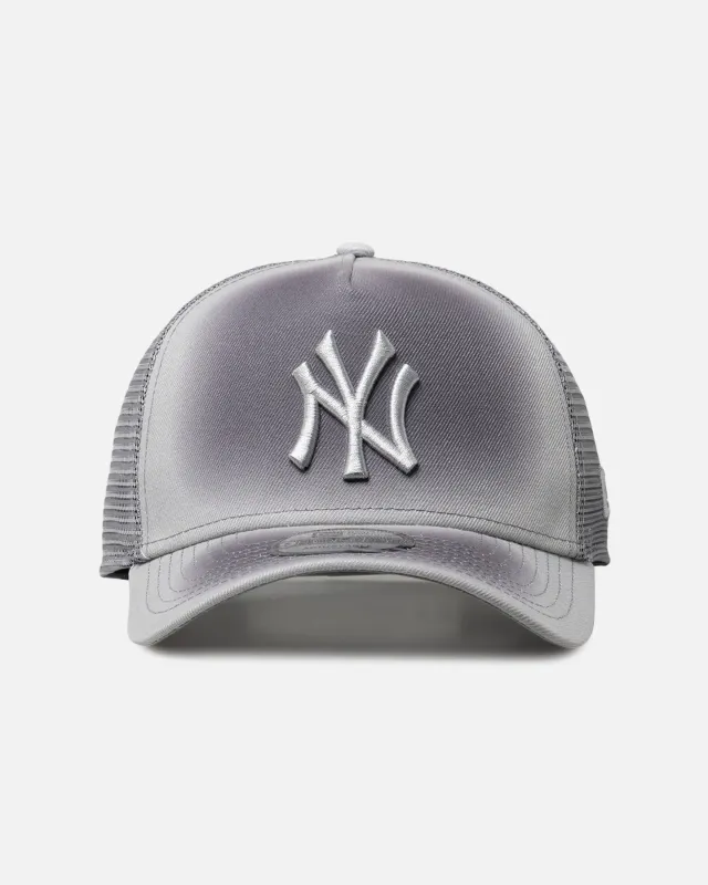 New Era New York Yankees 'Gradient Trucker' 9FORTY A-Frame Trucker Snapback Grey sold by Culture Kings
