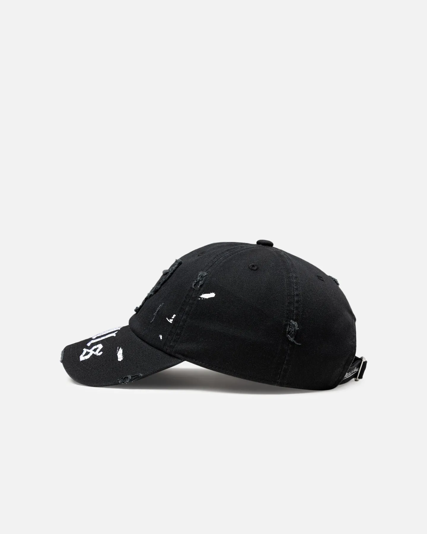Mitchell & Ness Chicago Bulls 'Gothic Arch' Dad Fit Strapback Washed Black sold by Culture Kings product image thumbnail 4