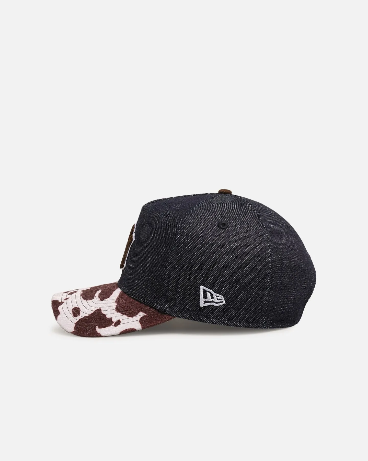 New Era New York Yankees 'Denim Cowhide' 9FORTY A-Frame Snapback Navy sold by Culture Kings product image thumbnail 4