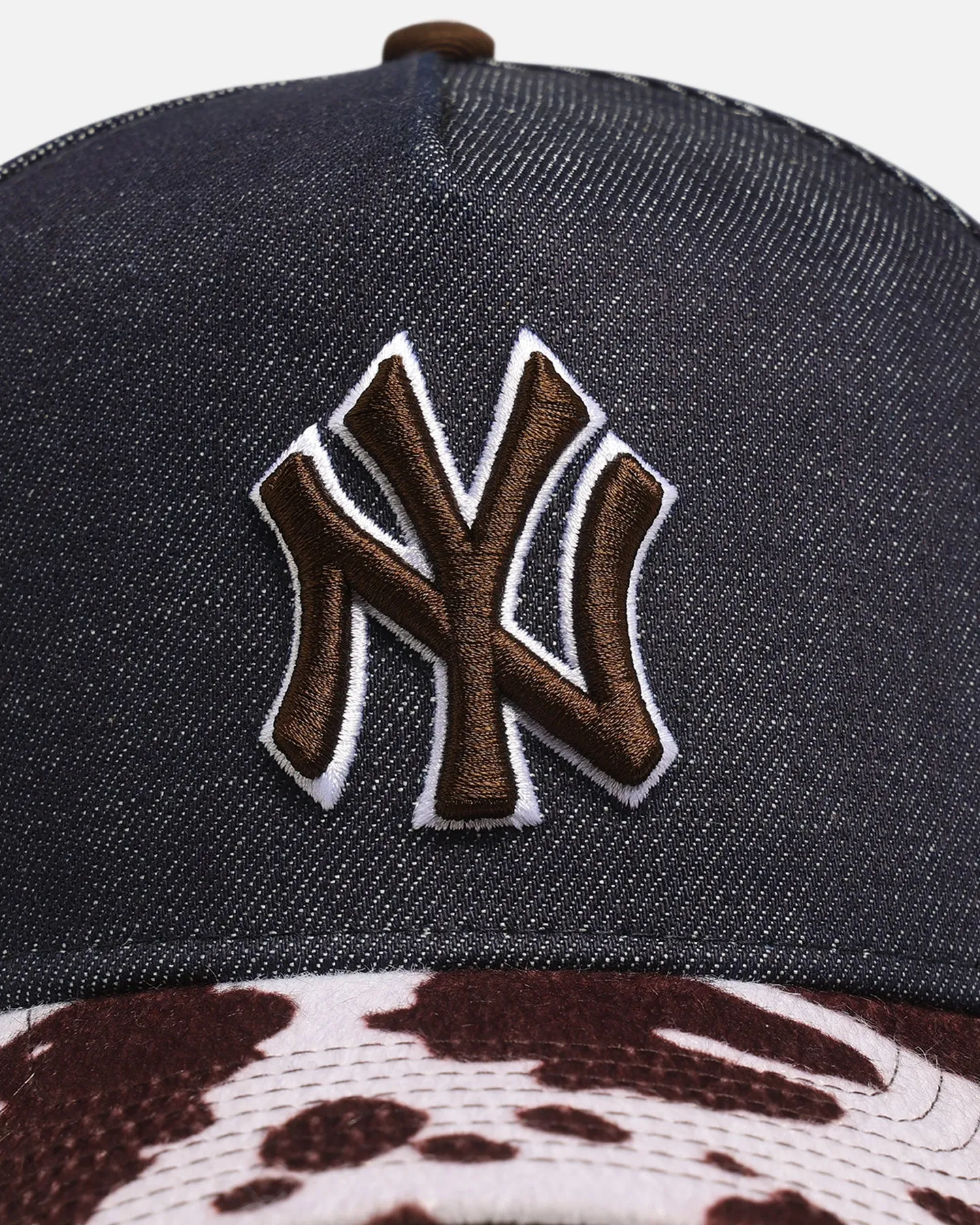 New Era New York Yankees 'Denim Cowhide' 9FORTY A-Frame Snapback Navy sold by Culture Kings product image thumbnail 5