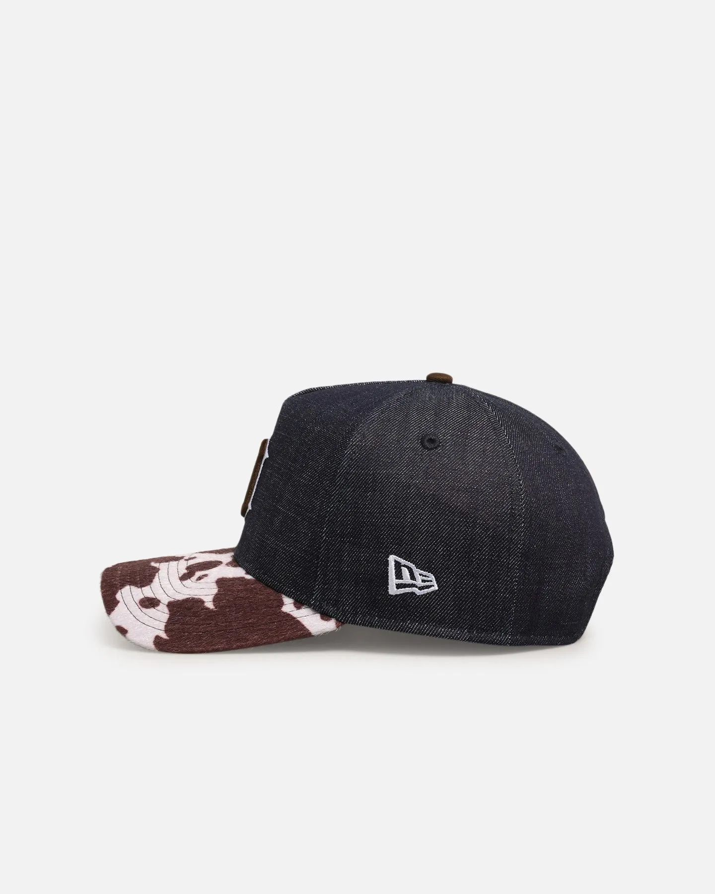 New Era Detroit Tigers 'Denim Cowhide' 9FORTY A-Frame Snapback Navy sold by Culture Kings product image thumbnail 3