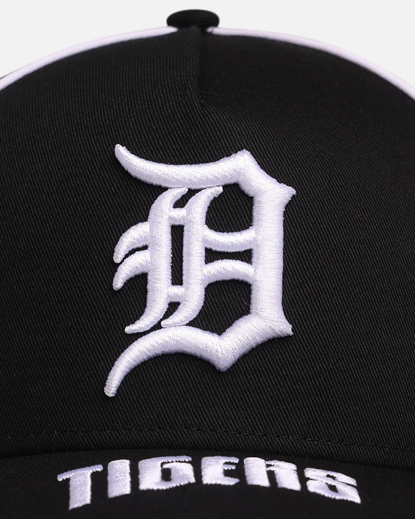 New Era Detroit Tigers 'Piping' 9FORTY A-Frame Snapback Black/White sold by Culture Kings product image thumbnail 5