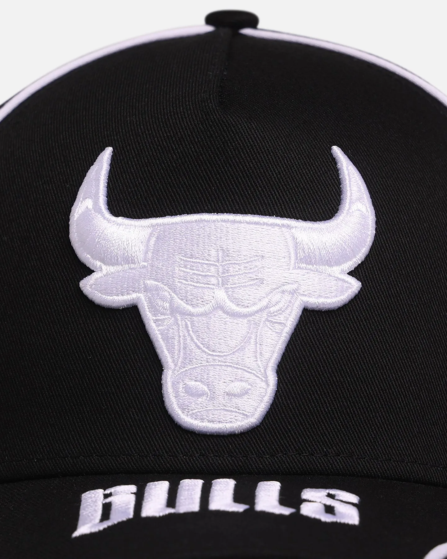 New Era Chicago Bulls 'Piping' 9FORTY A-Frame Snapback Black/White sold by Culture Kings product image thumbnail 5