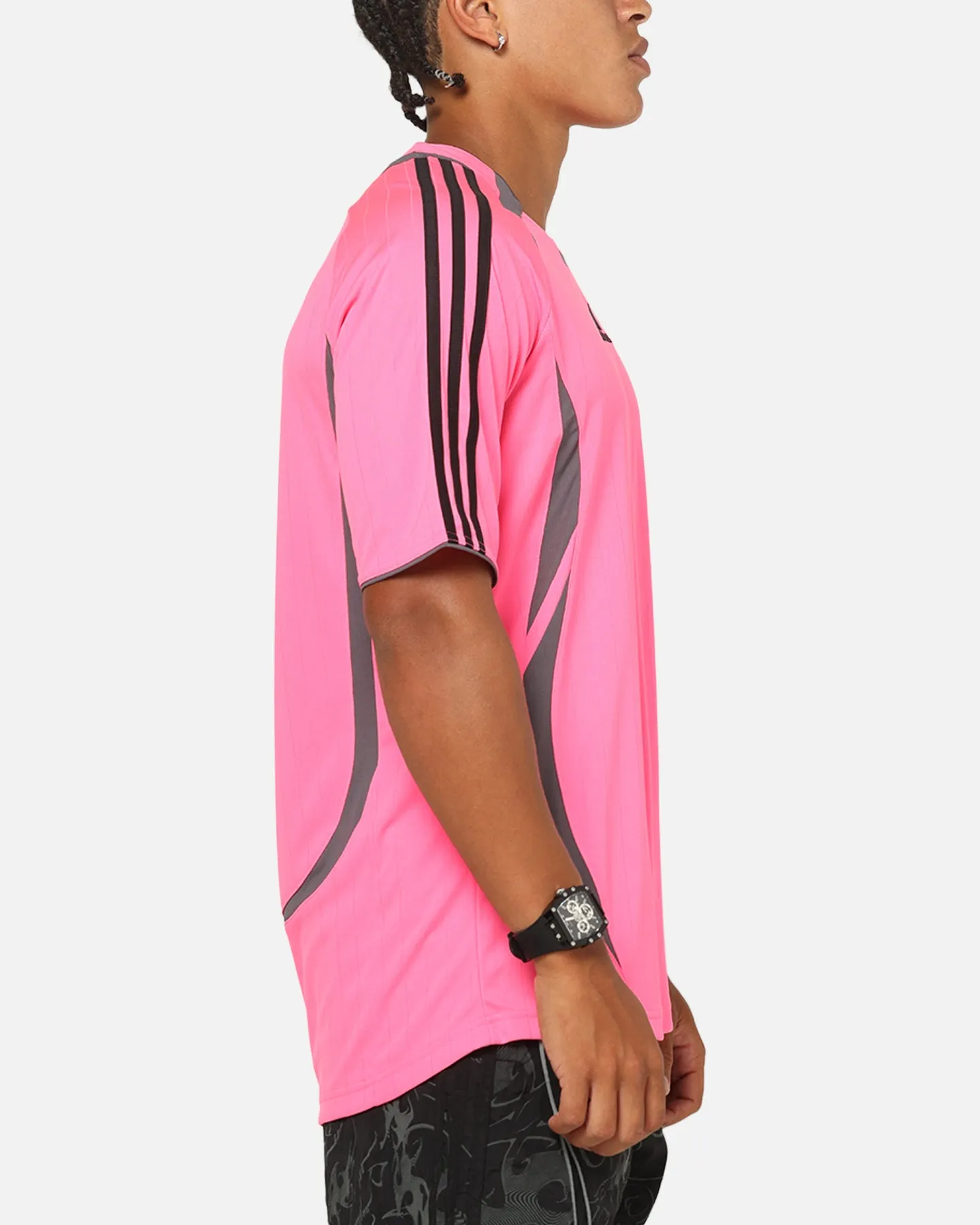 Adidas Teamgeist T-Shirt Black/Lucid Pink sold by Culture Kings product image thumbnail 4